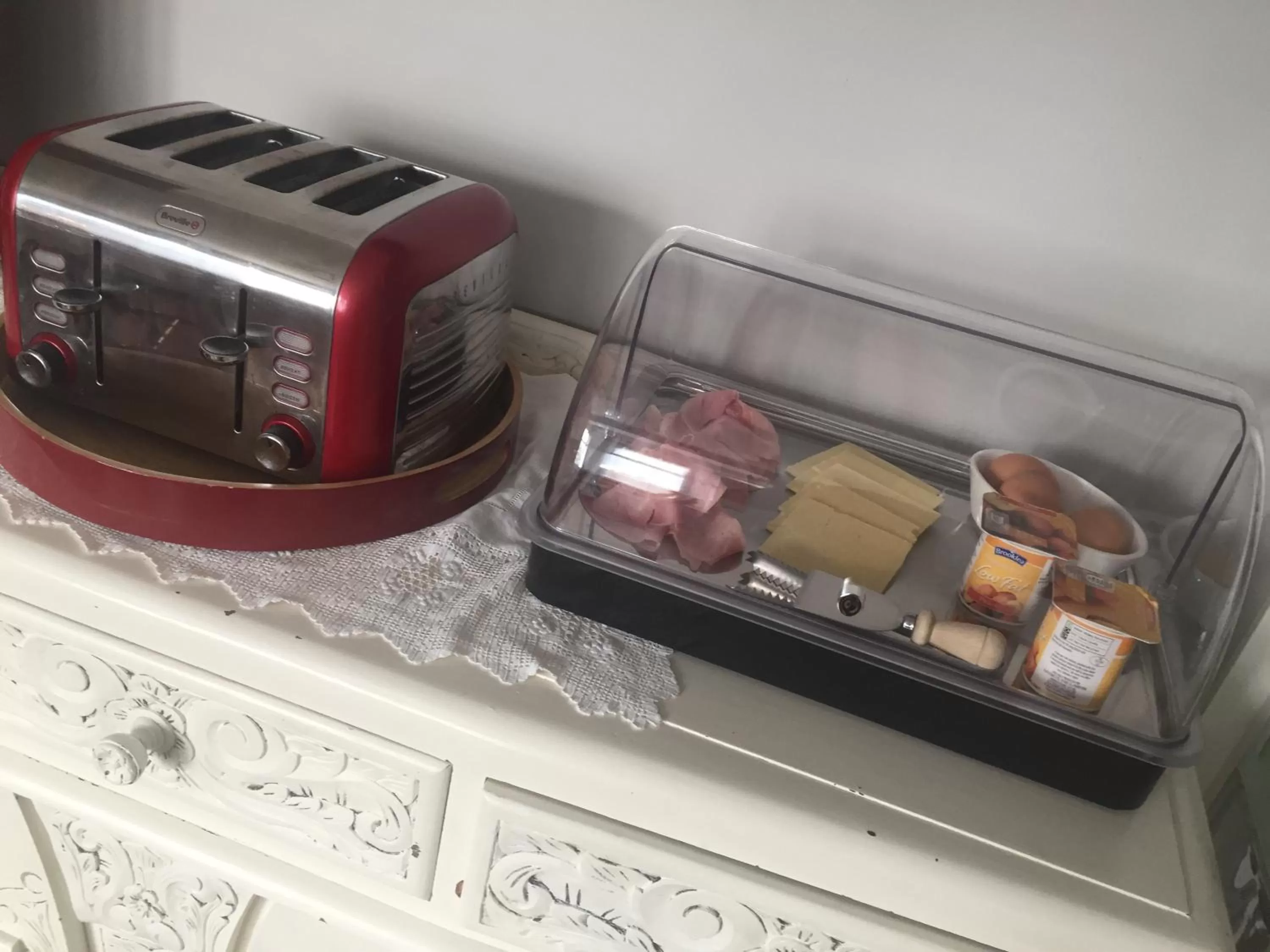 Food and drinks in Southend Airport Bed & Breakfast