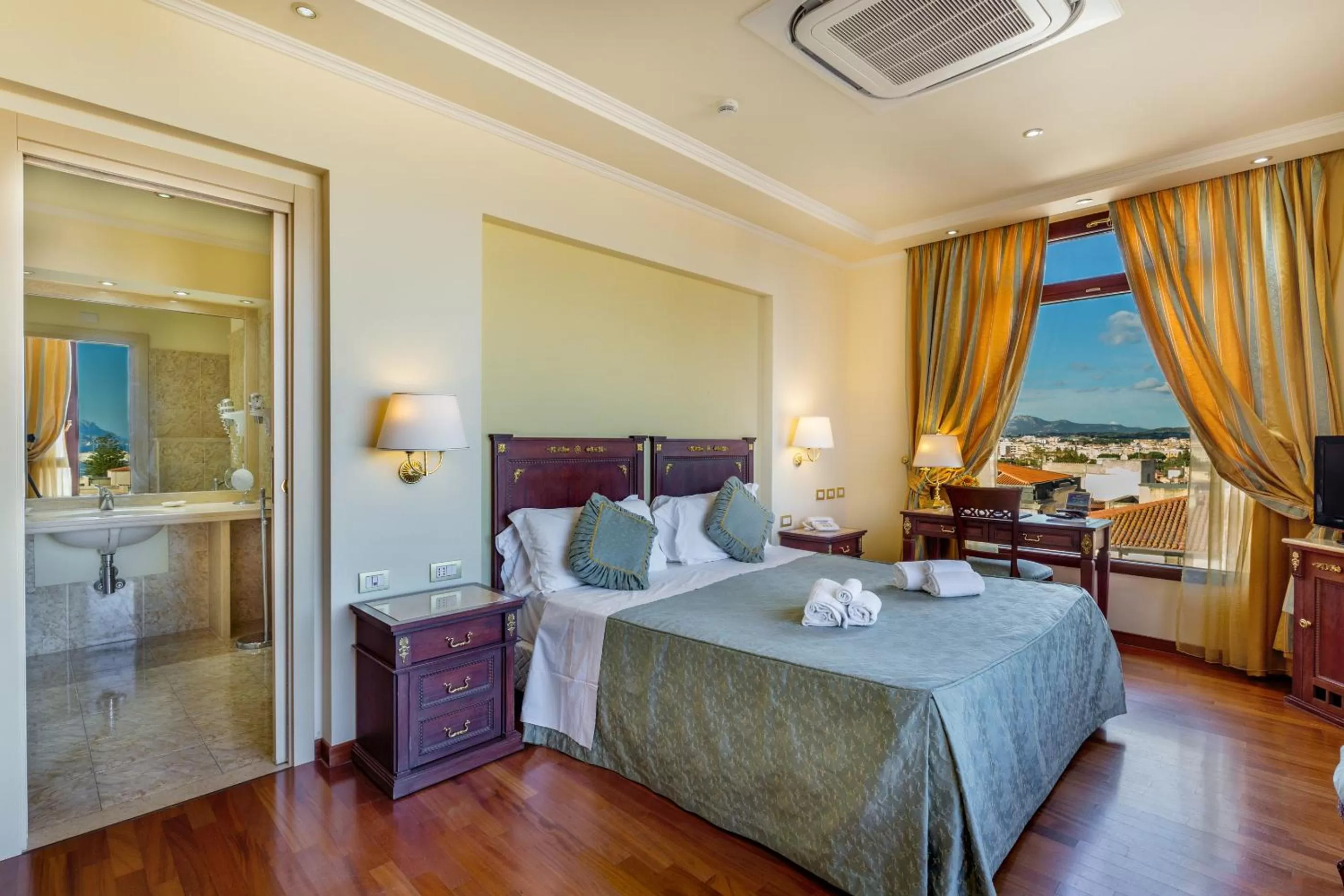 Photo of the whole room, Bed in Hotel Panorama