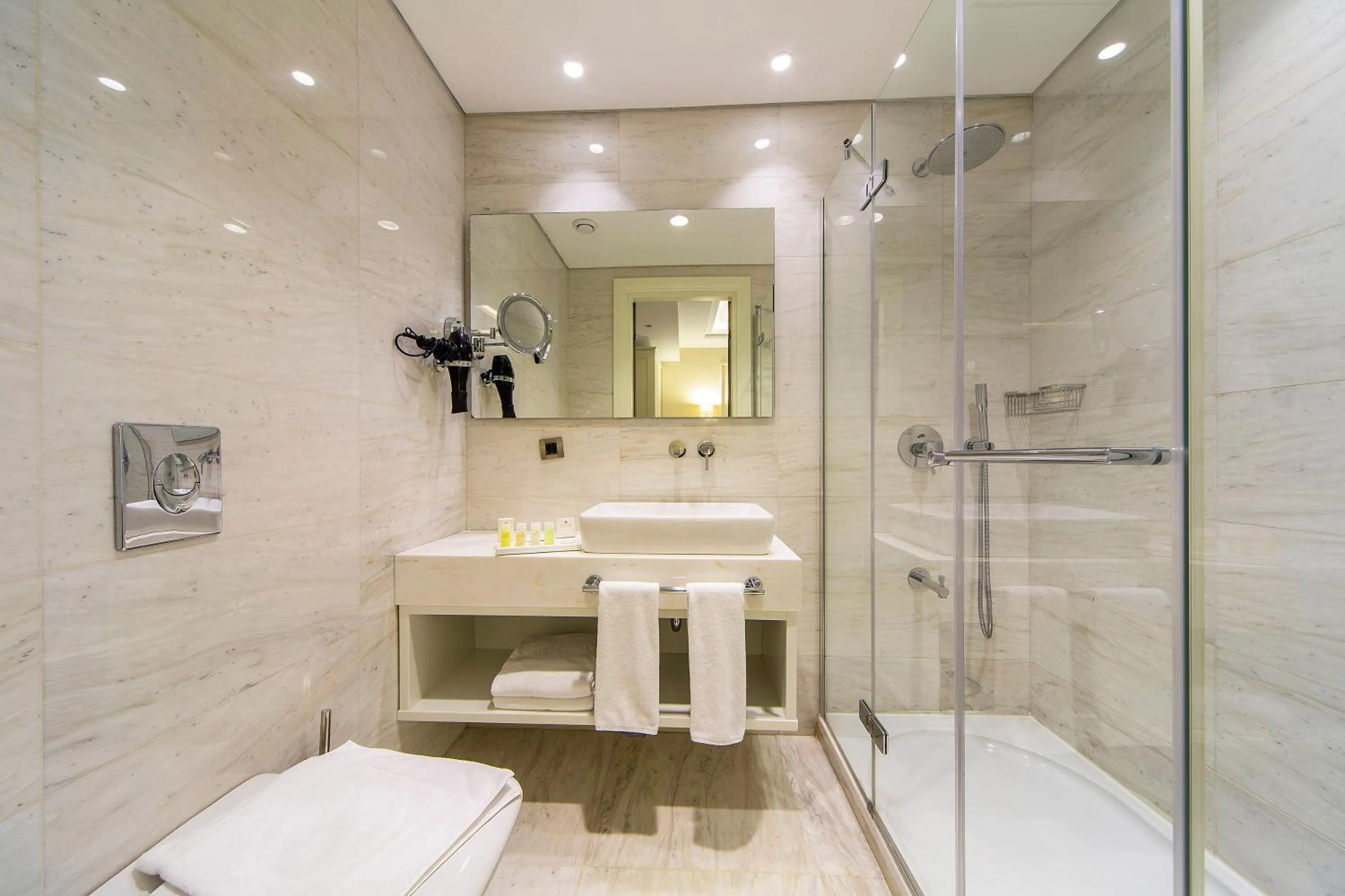 Restaurant/places to eat in Hotel Morione & Spa Center