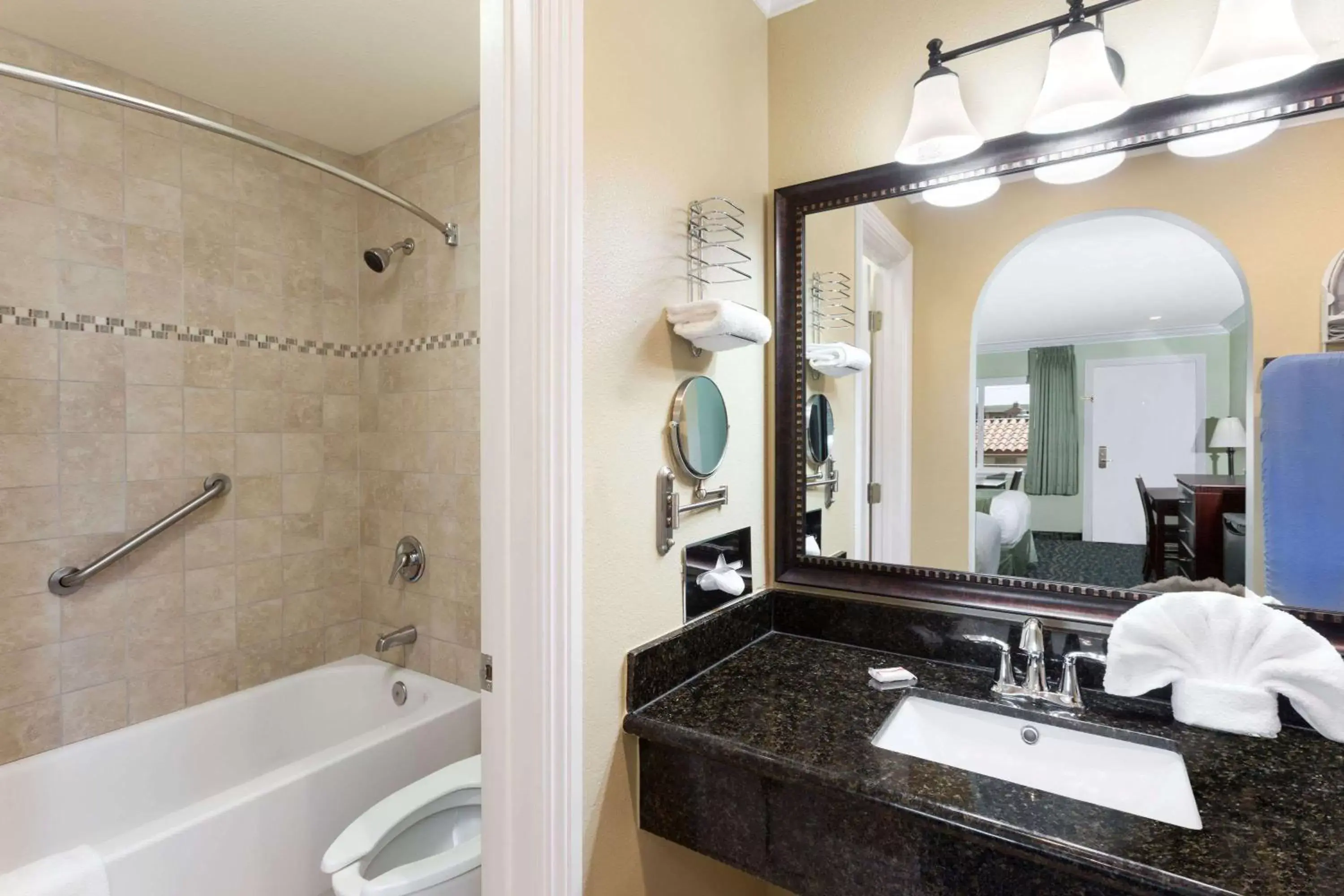 Bathroom in Travelodge by Wyndham Orange County Airport/ Costa Mesa