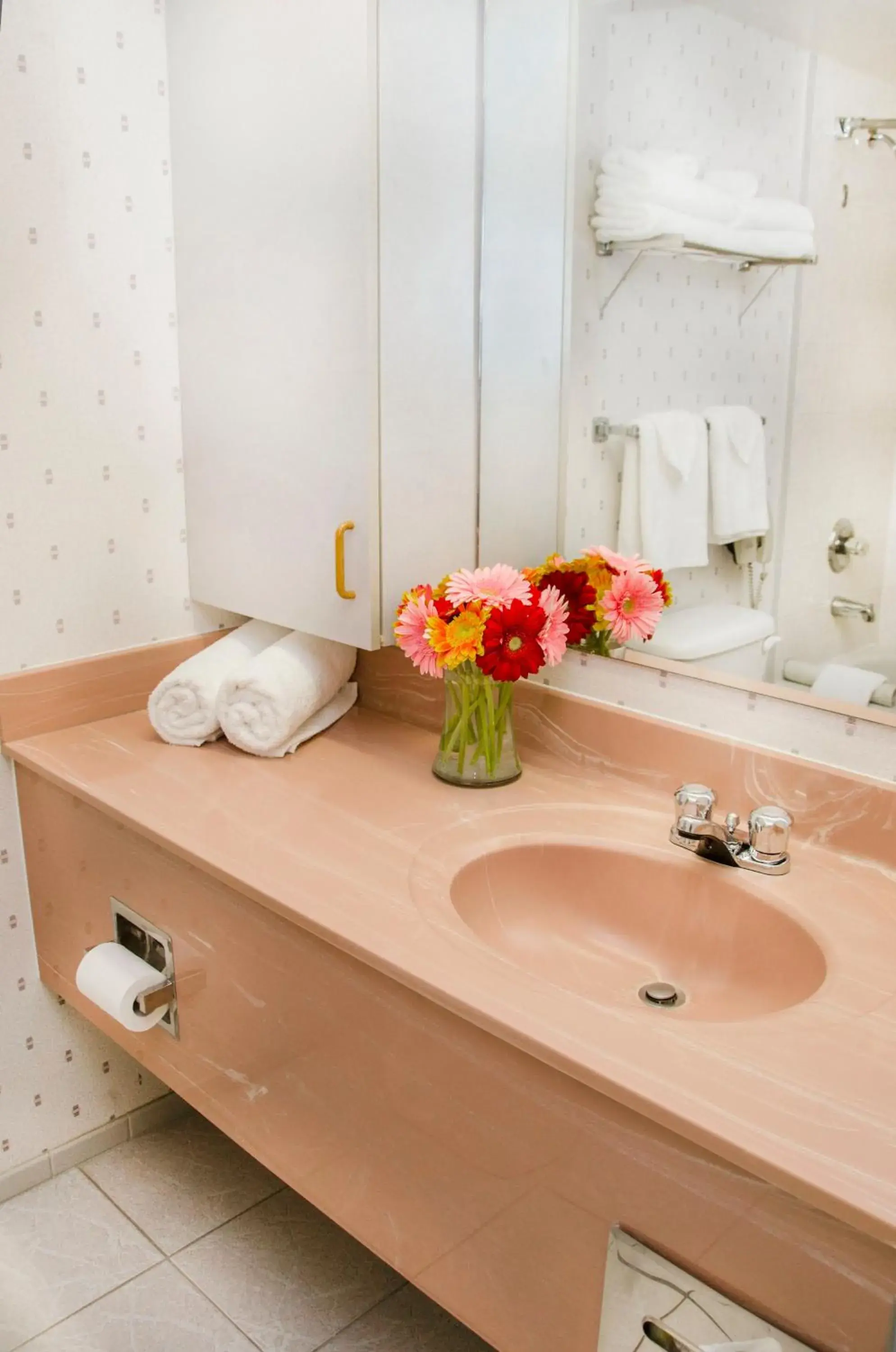 Bathroom in Cartier Place Suite Hotel