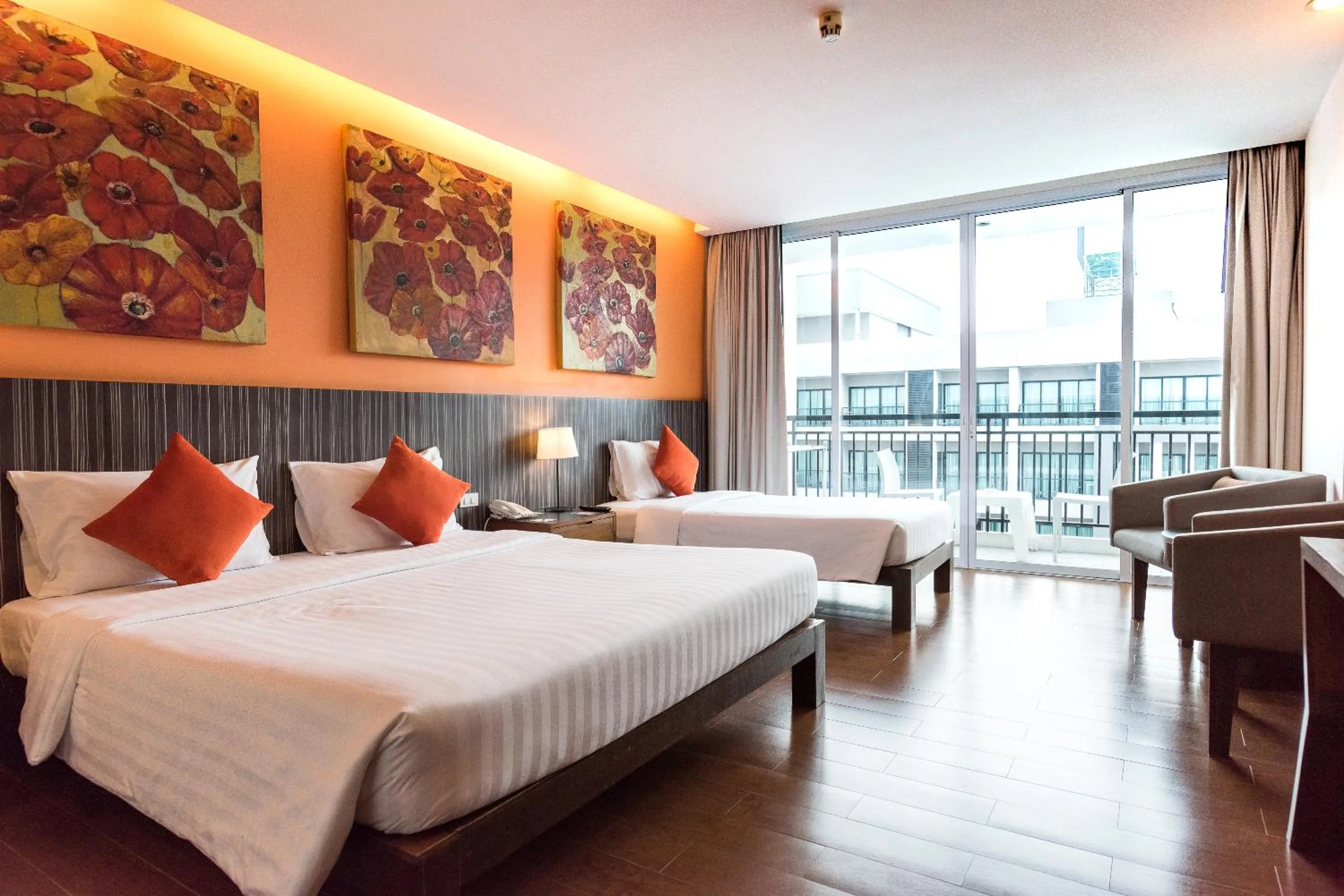 Photo of the whole room, Bed in Hotel J Pattaya