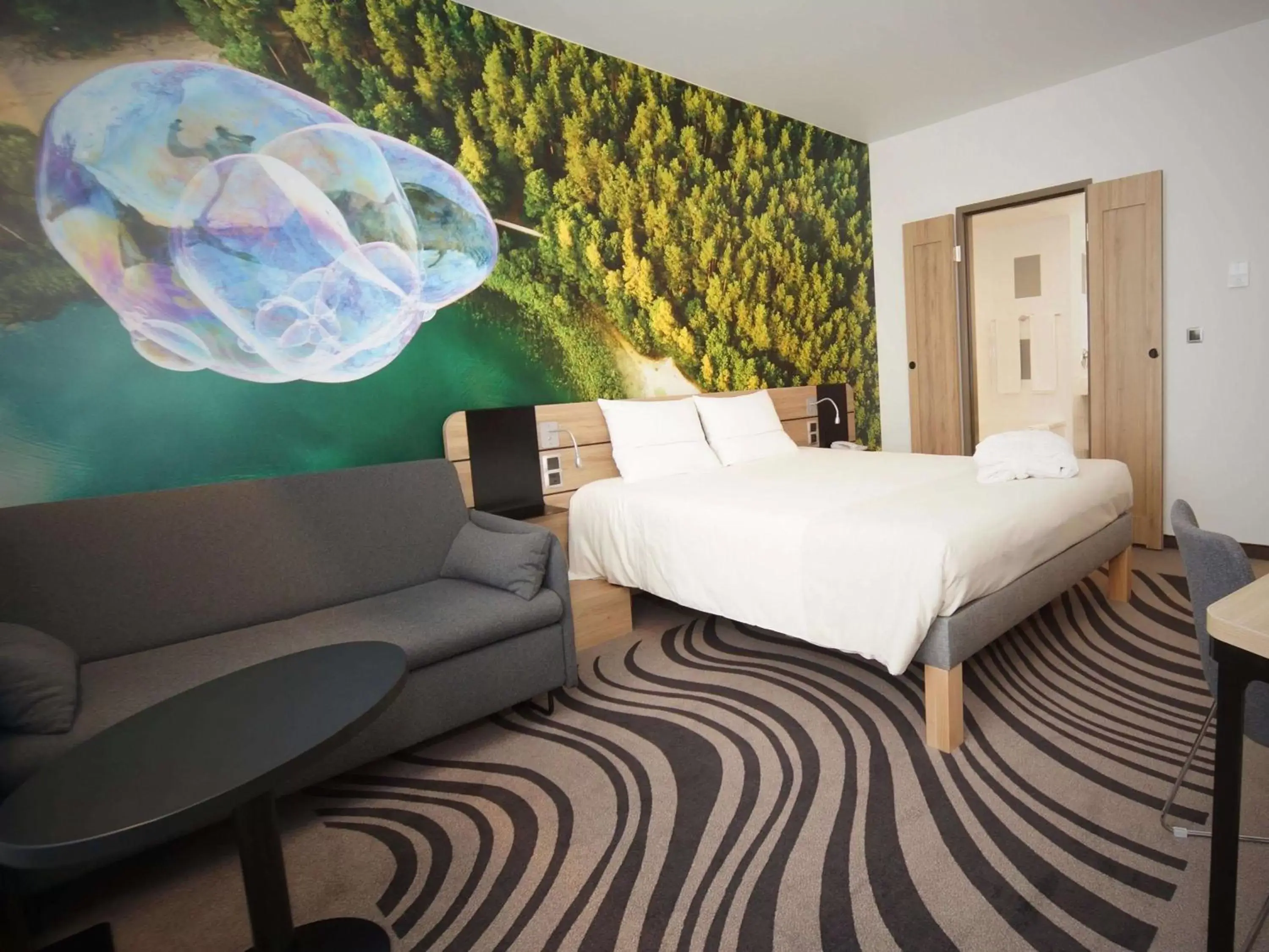Photo of the whole room, Bed in Novotel Vilnius Centre