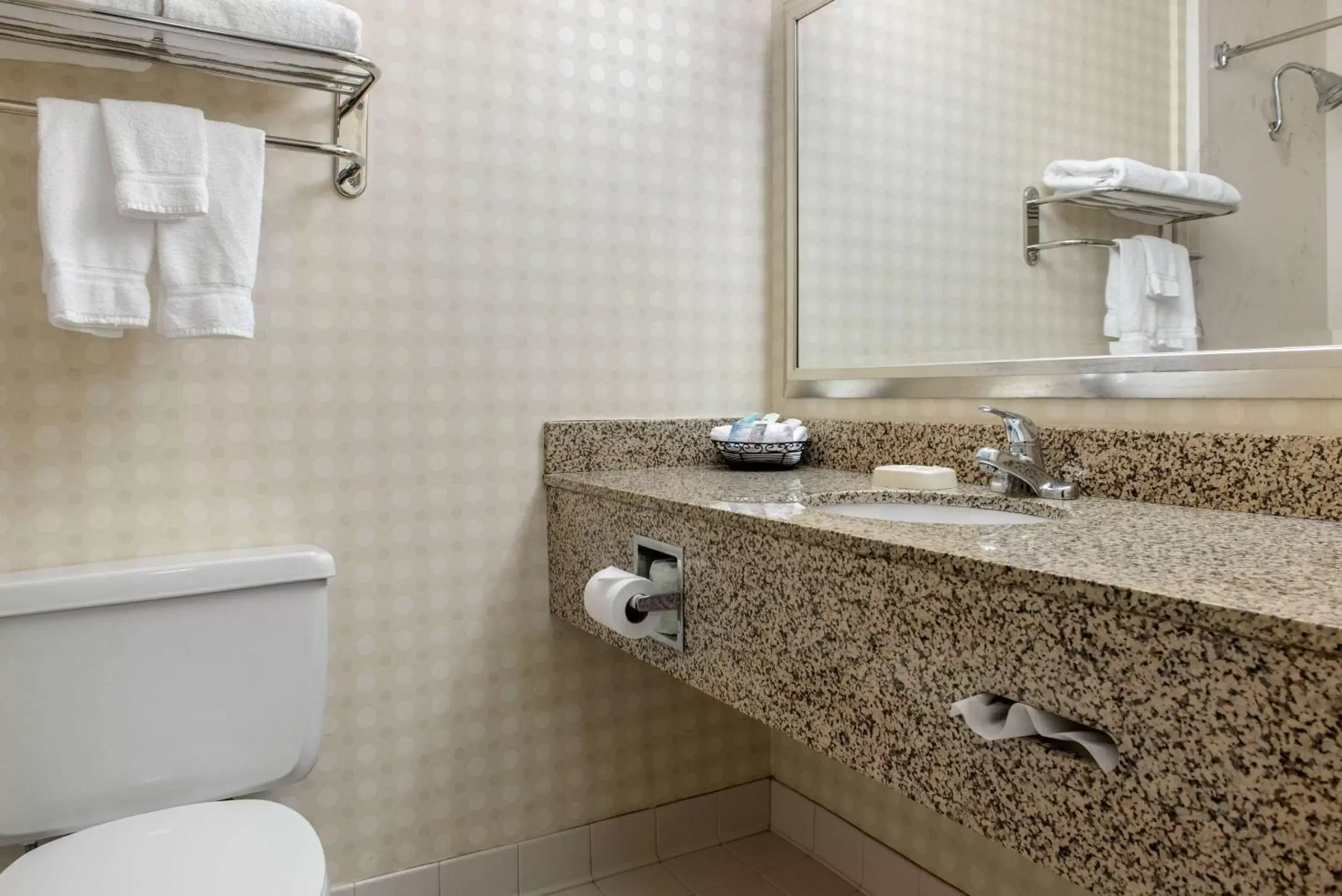 Photo of the whole room, Bathroom in Quality Hotel Conference Center Cincinnati Blue Ash