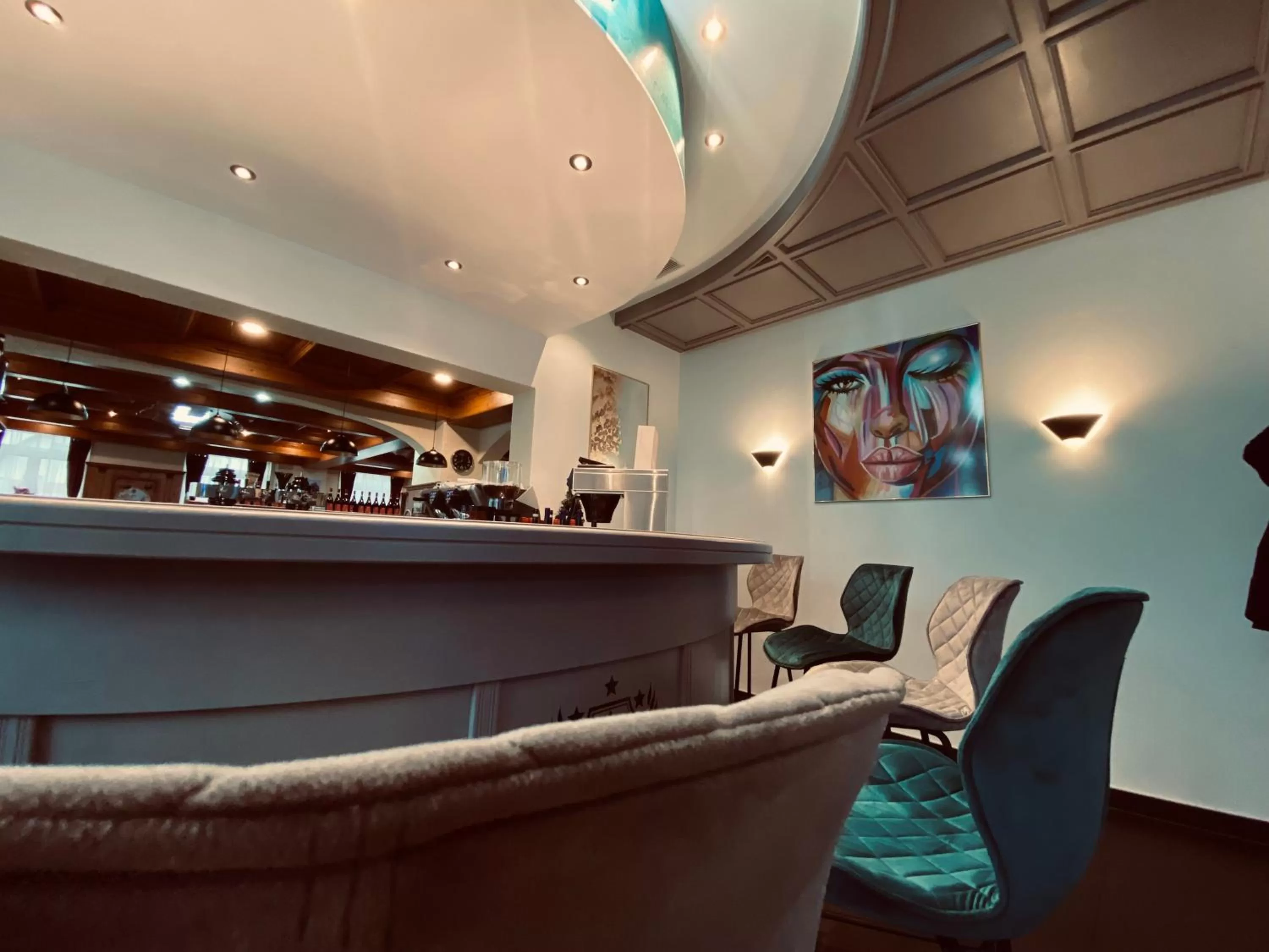 Lounge or bar in E&D Hotel Rodgau