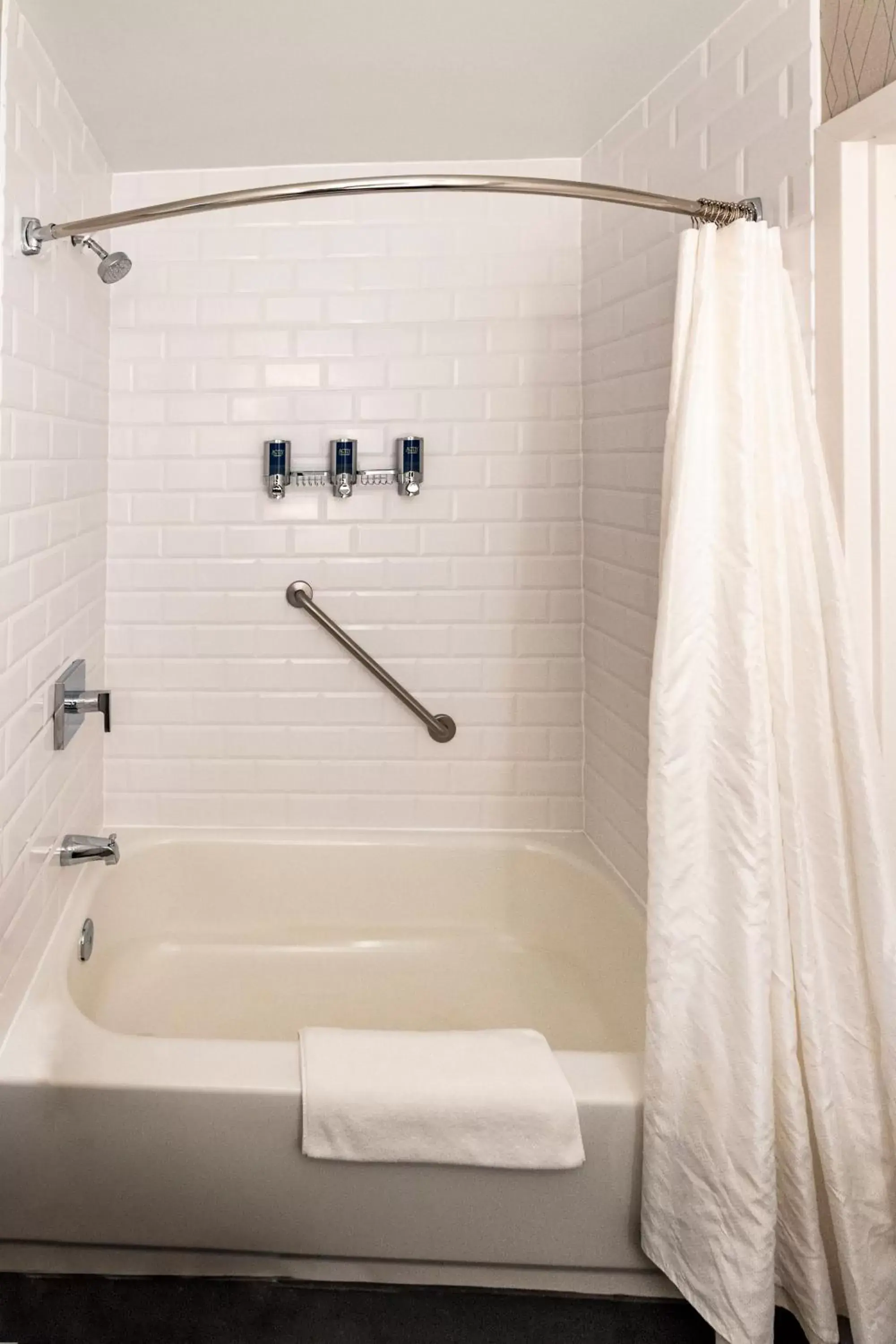 Bath, Bathroom in Four Points by Sheraton St. Louis - Fairview Heights