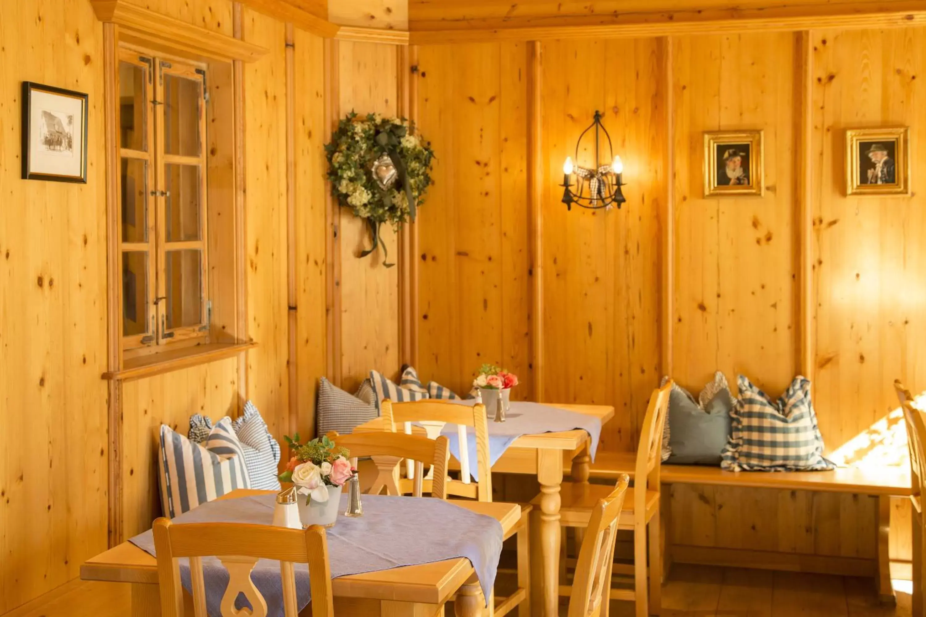 Restaurant/Places to Eat in Hotel Obermaier