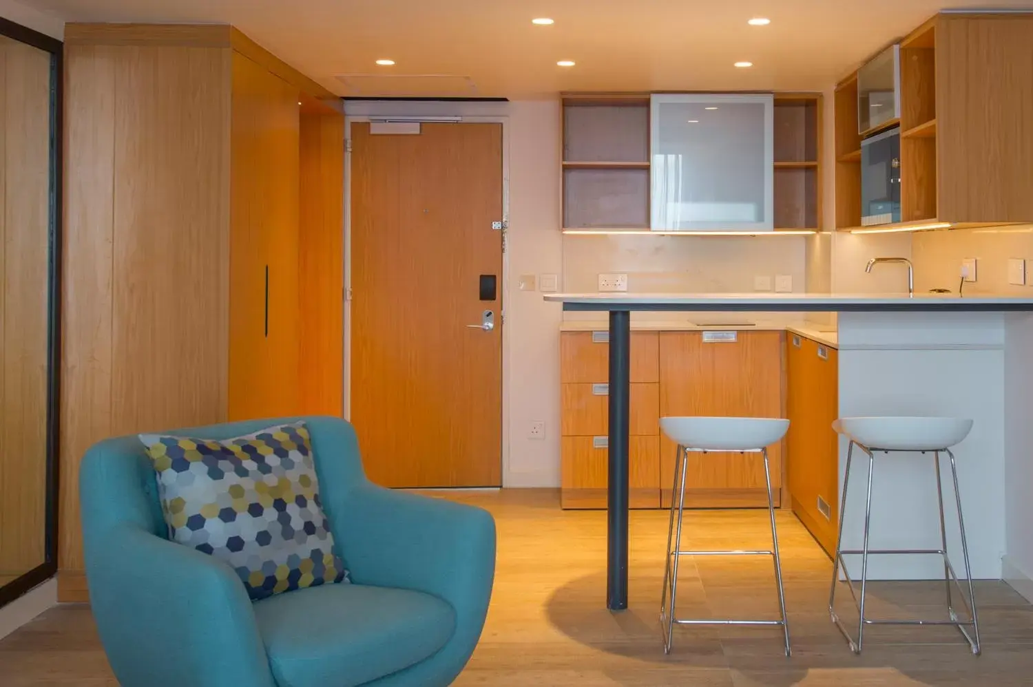 Kitchen or kitchenette, Seating Area in Holiday Inn - Lusaka, an IHG Hotel