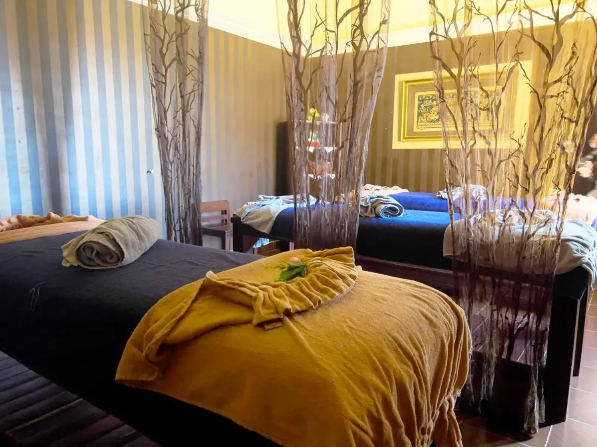 Massage, Bed in Regency Plaza Aqua Park and Spa Resort