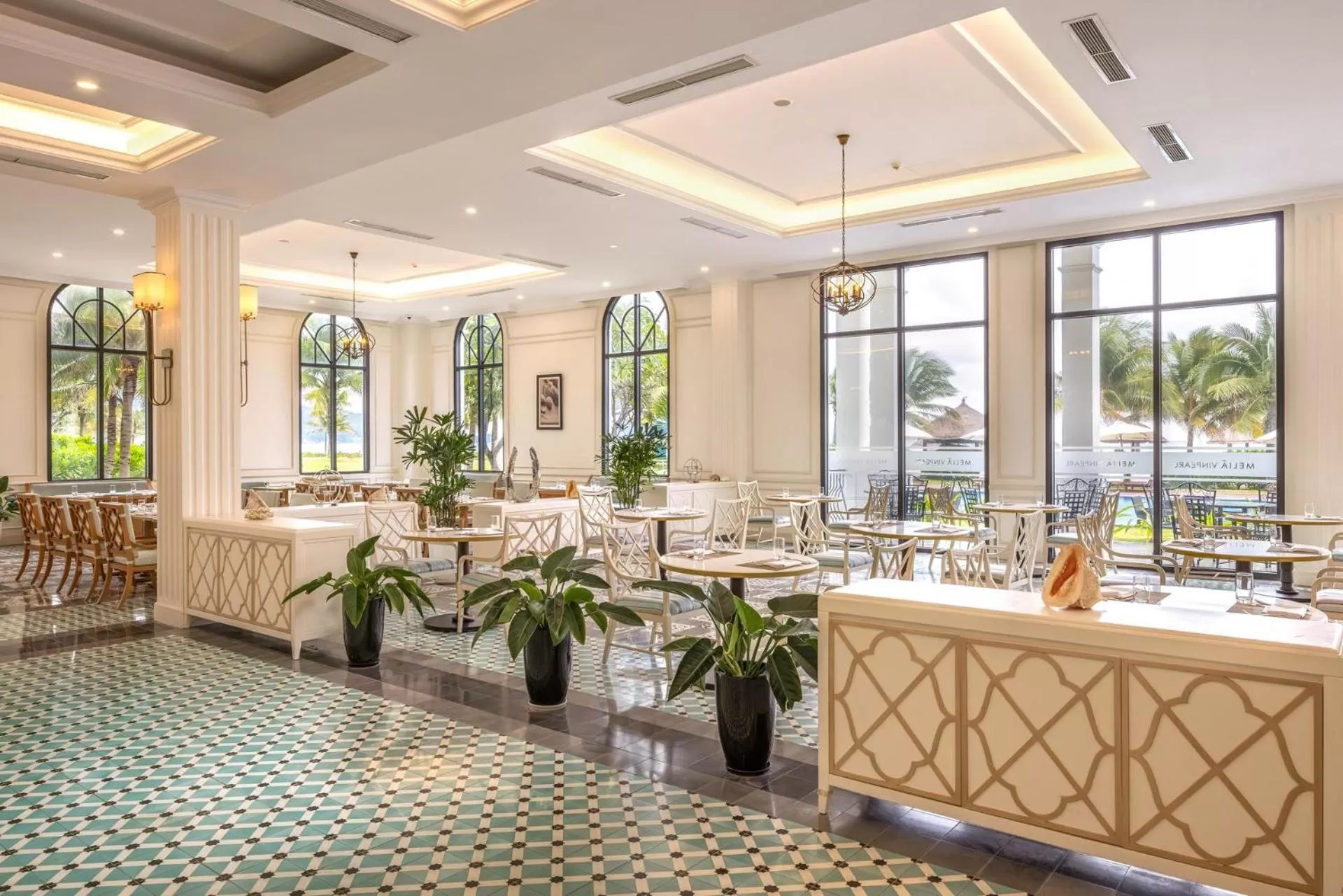 Restaurant/places to eat in Meliá Vinpearl Cam Ranh Beach Resort