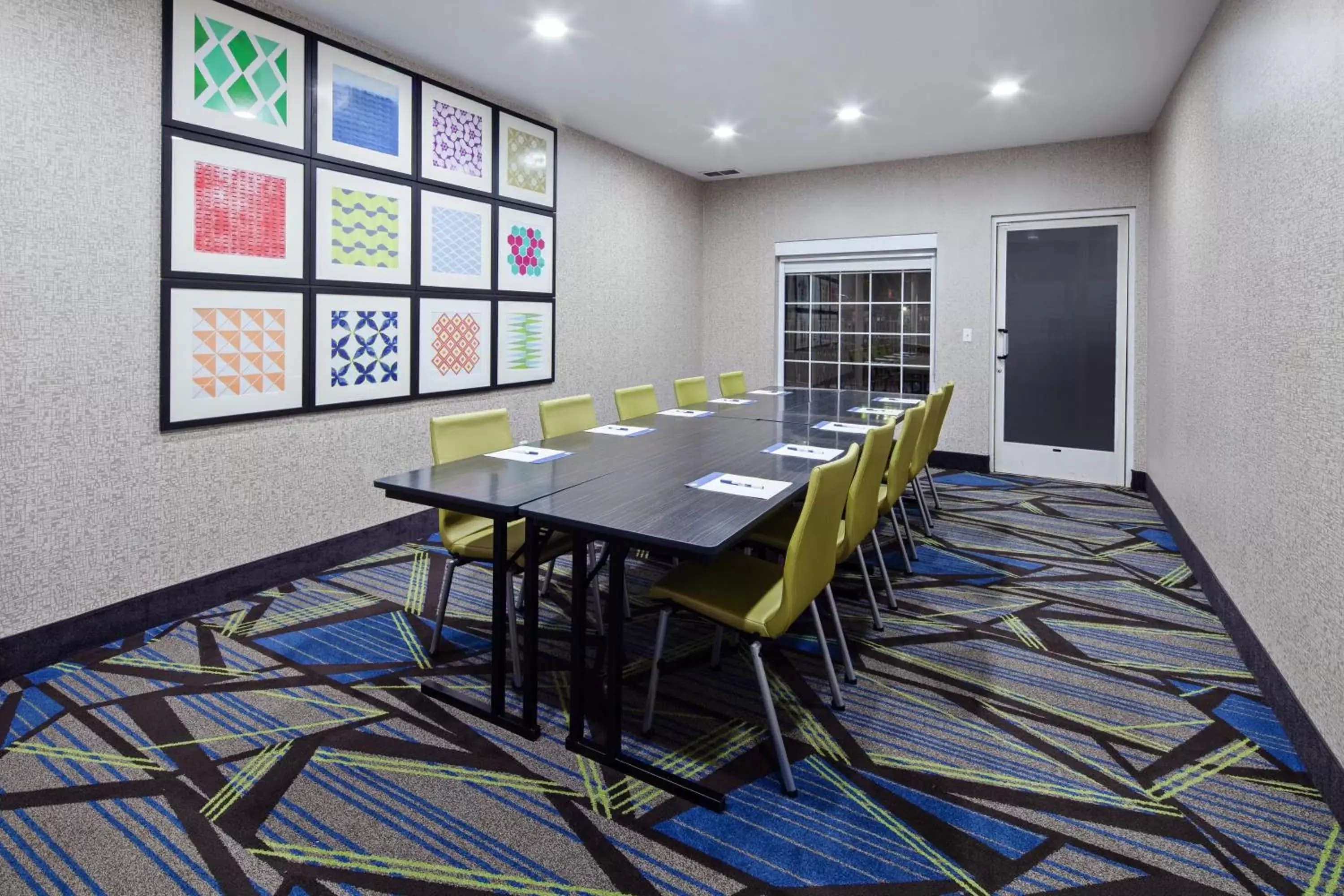 Meeting/conference room in Holiday Inn Express & Suites - Tulare, an IHG Hotel