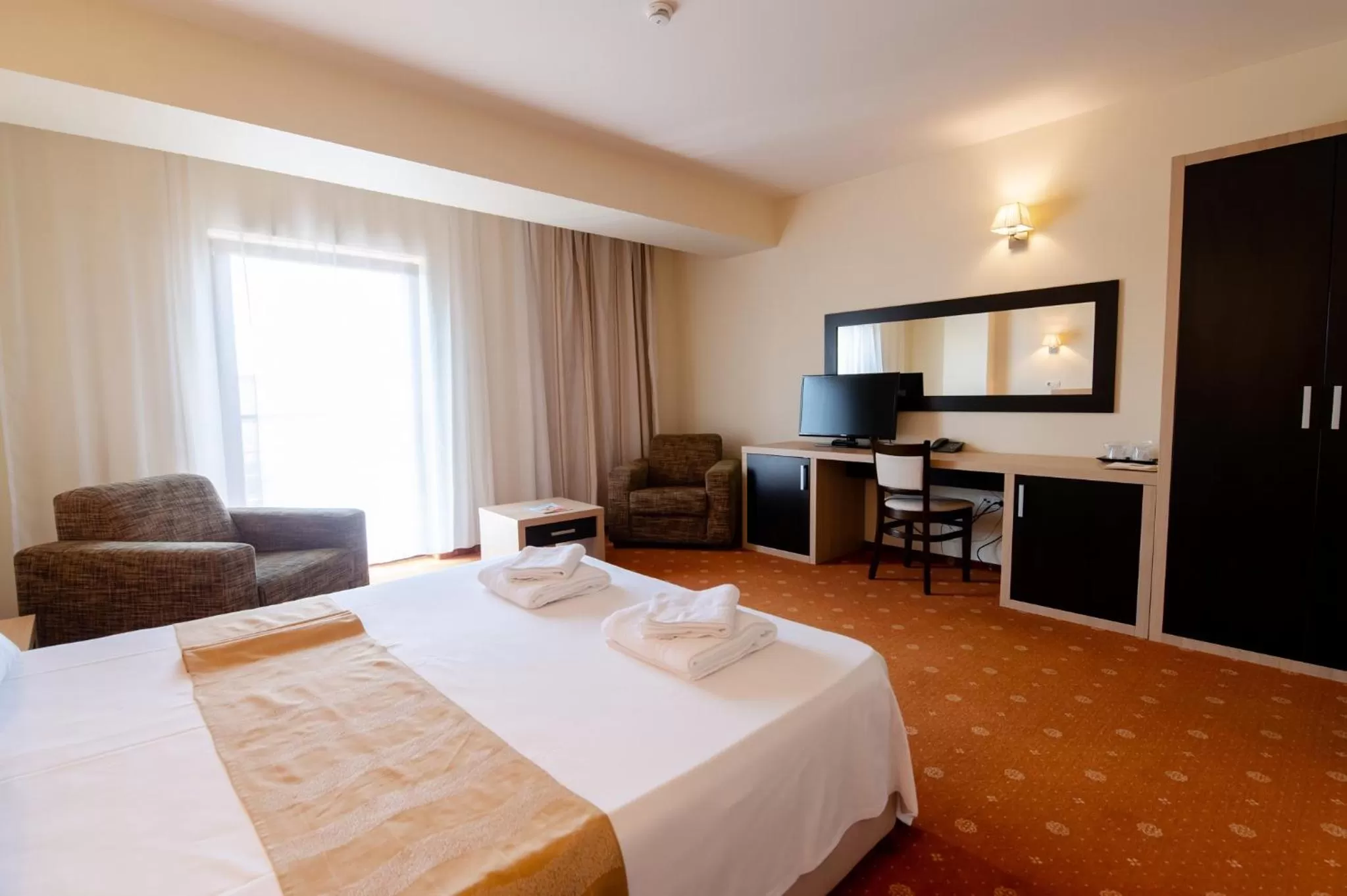 Photo of the whole room, Bed in Hotel Oxford By TimHotels