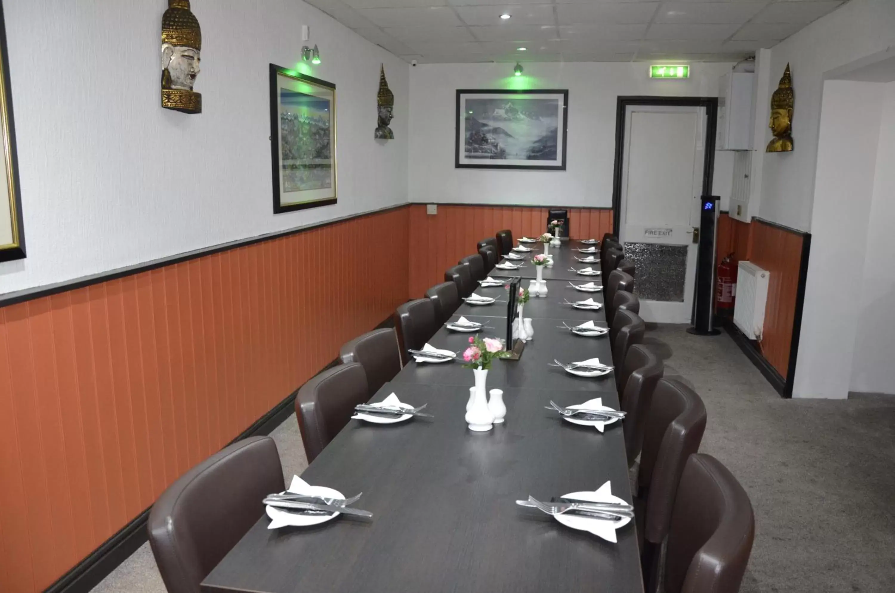 Restaurant/places to eat in The Gurkha Hotel
