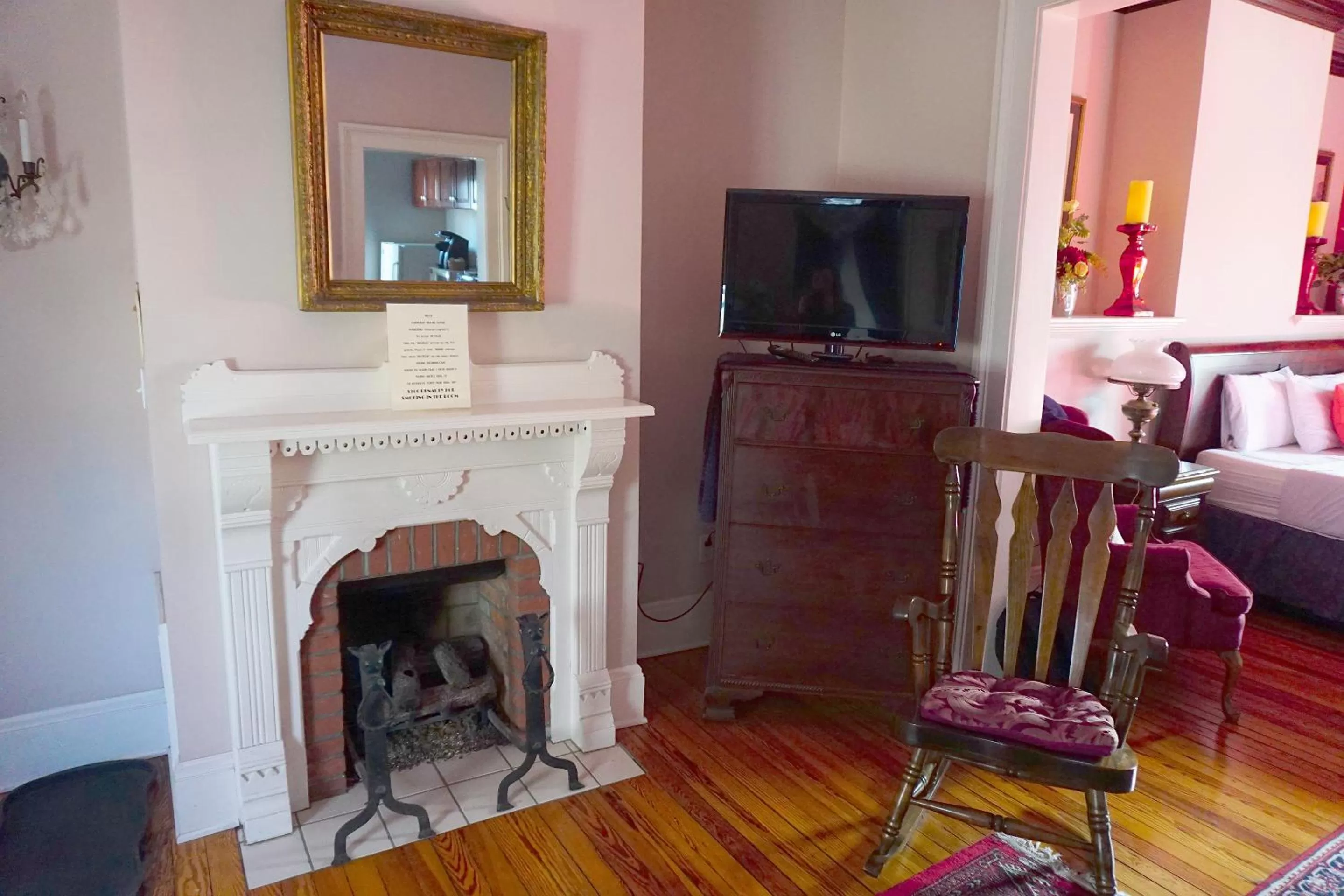 TV and multimedia, TV/Entertainment Center in Stay Saratoga