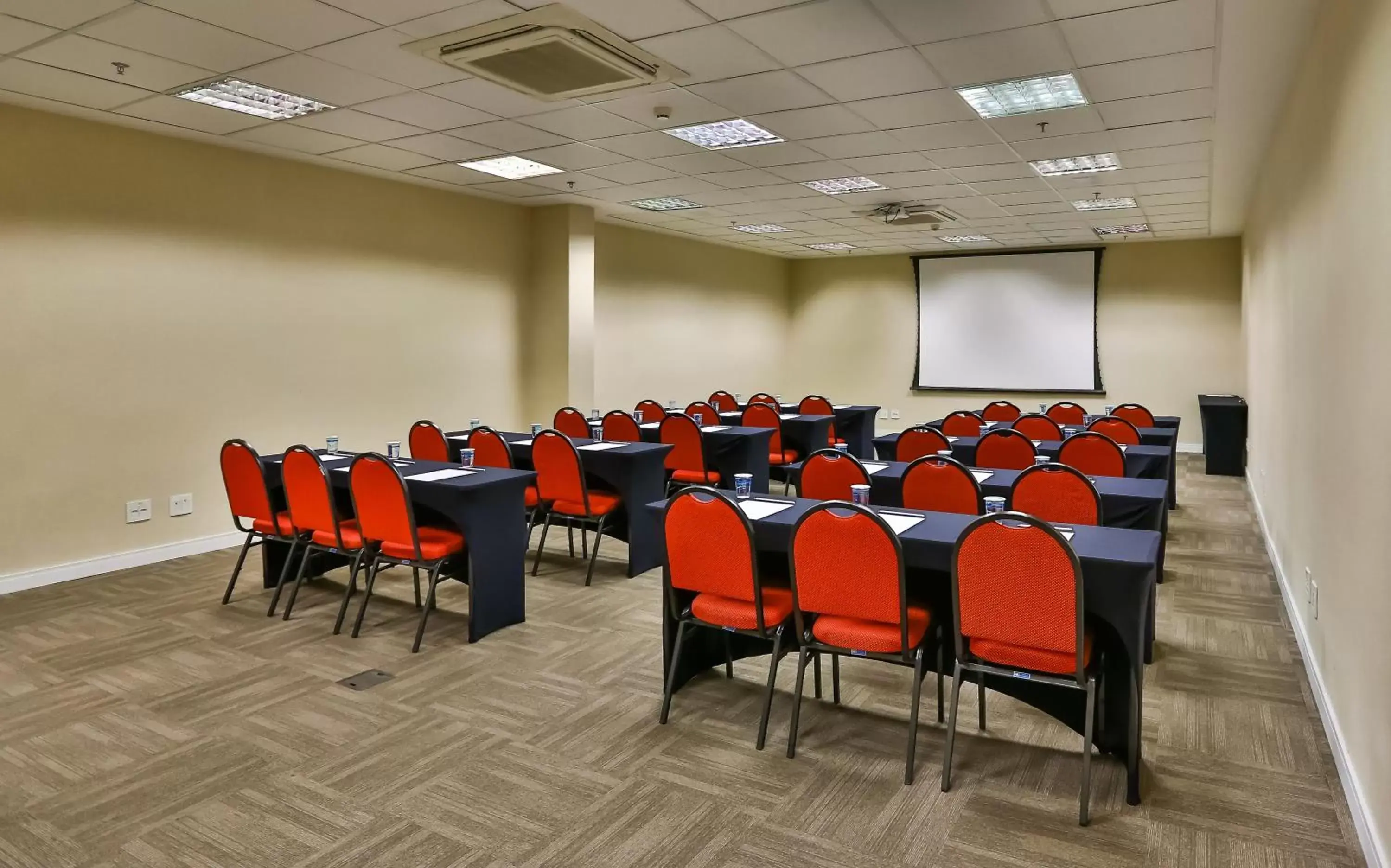 Meeting/conference room in Quality Hotel & Suites Brasília