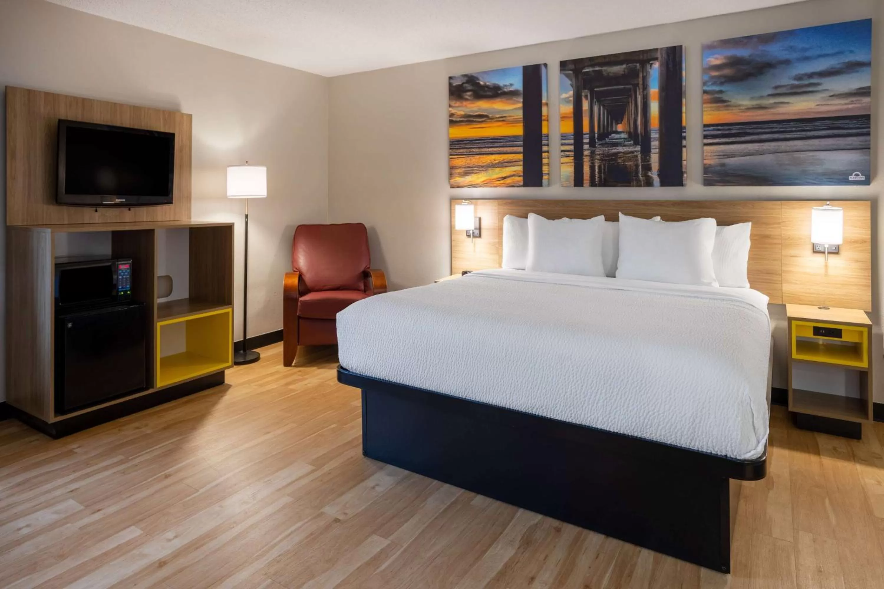 King Studio Suite - Non-Smoking in Days Inn by Wyndham Pleasant Prairie Kenosha