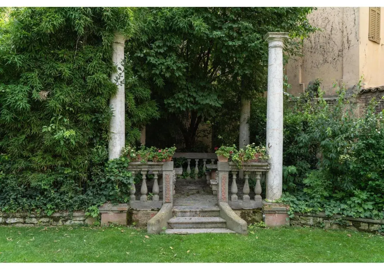 Patio, Garden in PHI Hotel Canalgrande