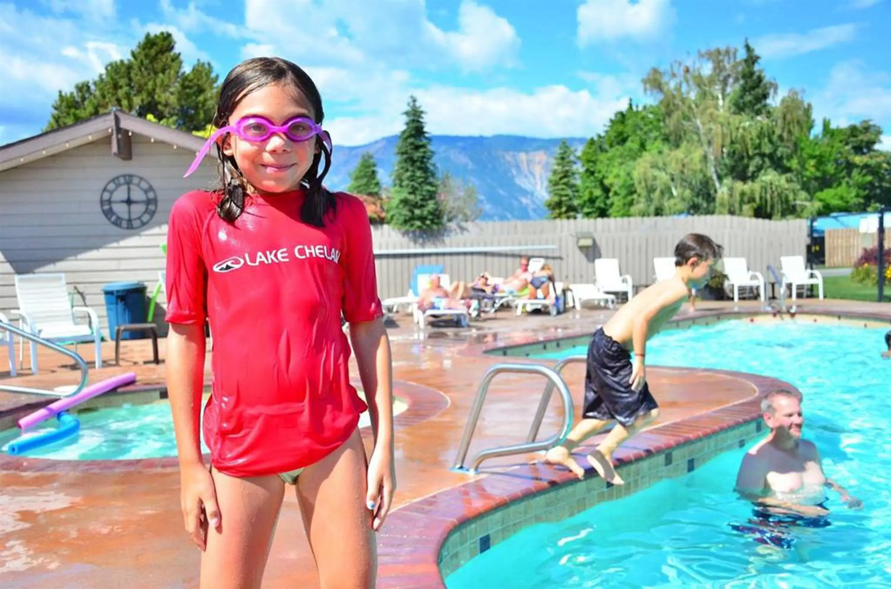Activities, Swimming Pool in Mountain View Lodge