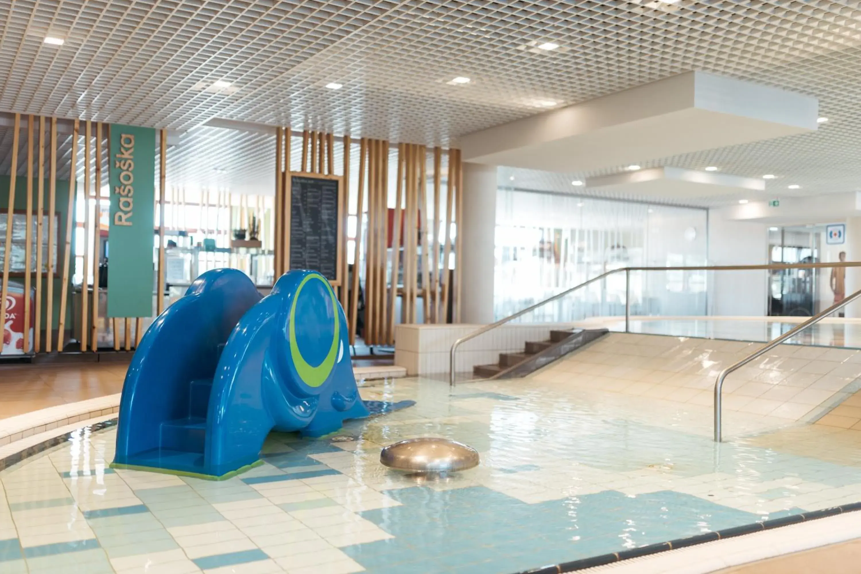 Swimming pool in Hotel Termal - Terme 3000 - Sava Hotels & Resorts