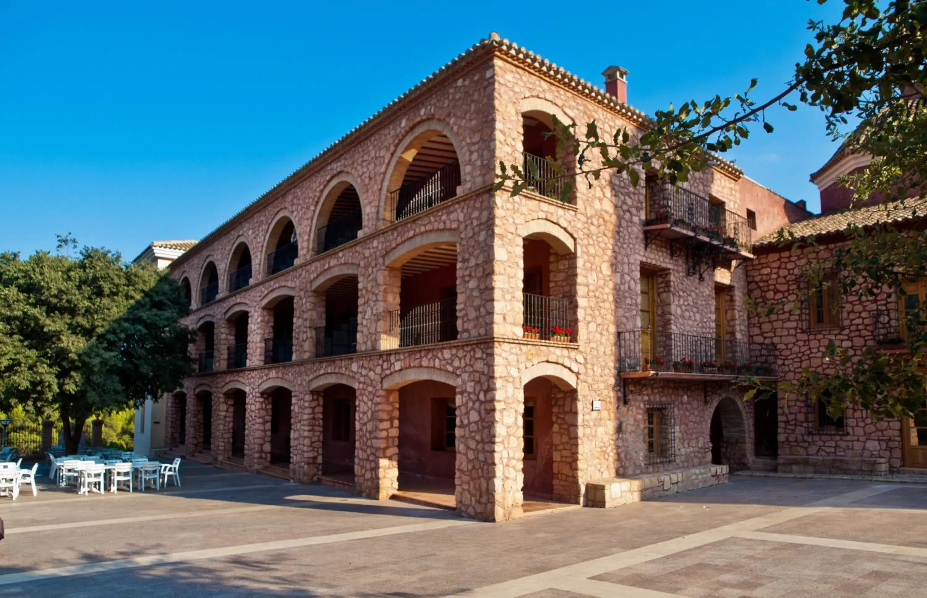 Property Building in Jardines de La Santa