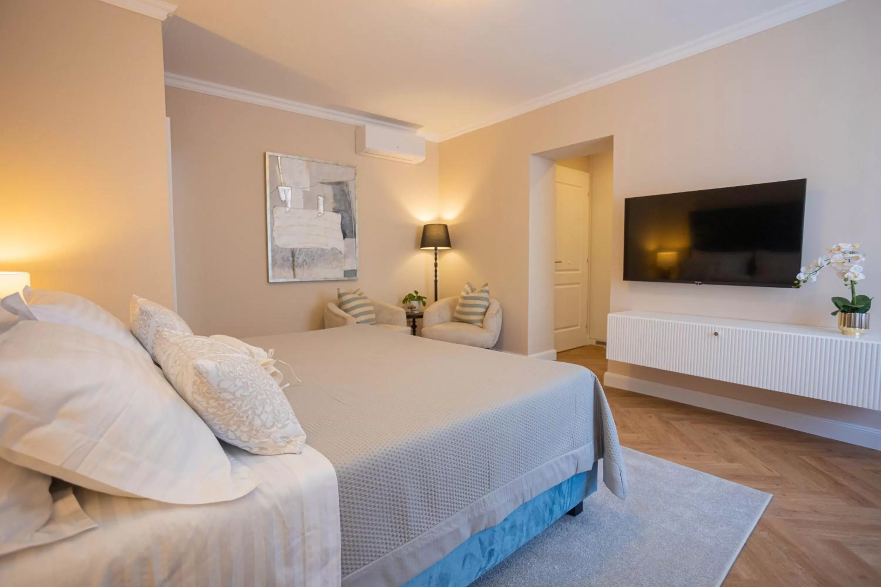 Bedroom in City and Style Luxury Rooms Split