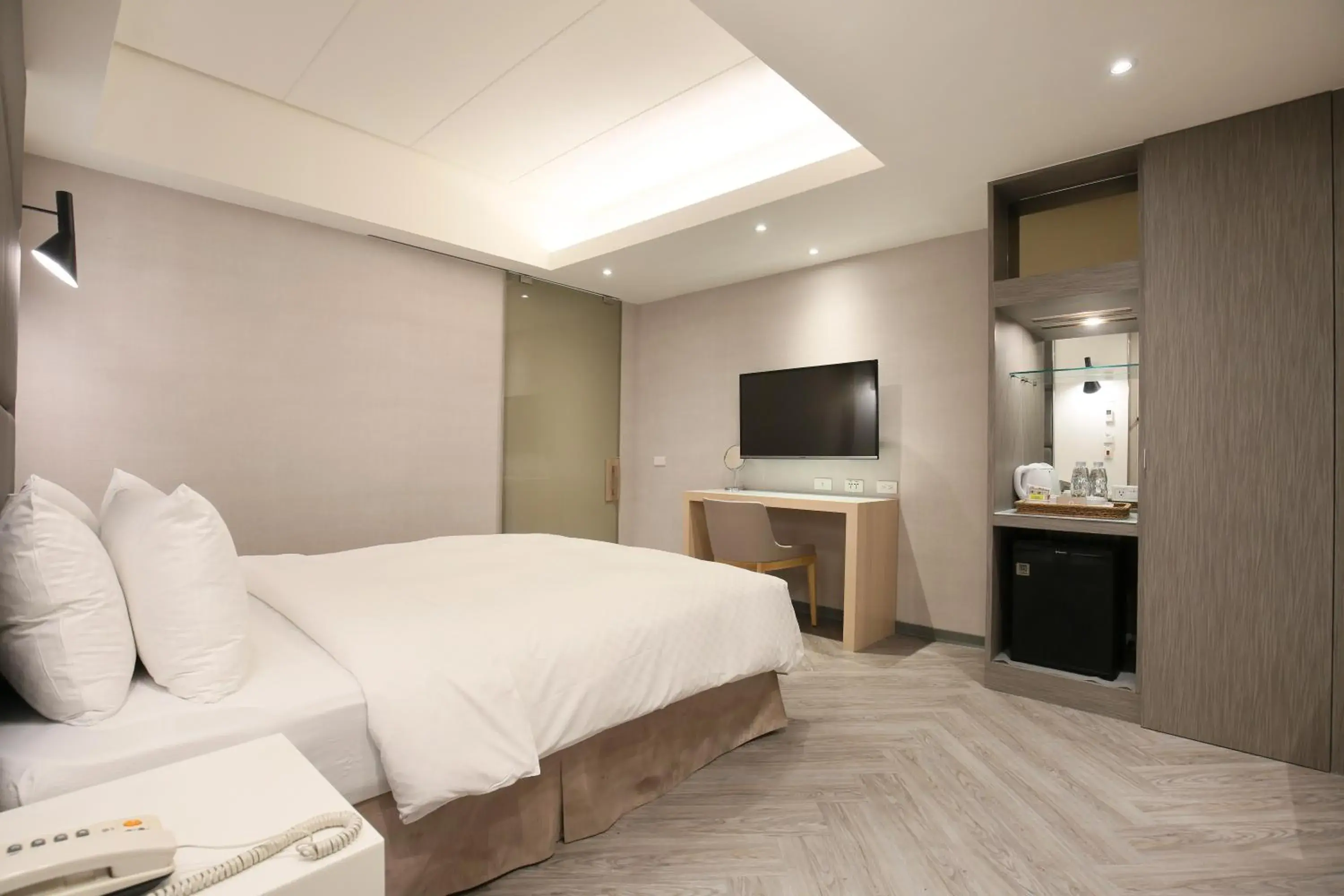 Photo of the whole room, Bed in Dandy Hotel-Daan Park Branch Photo of the whole room, Bed in Dandy Hotel-Daan Park Branch