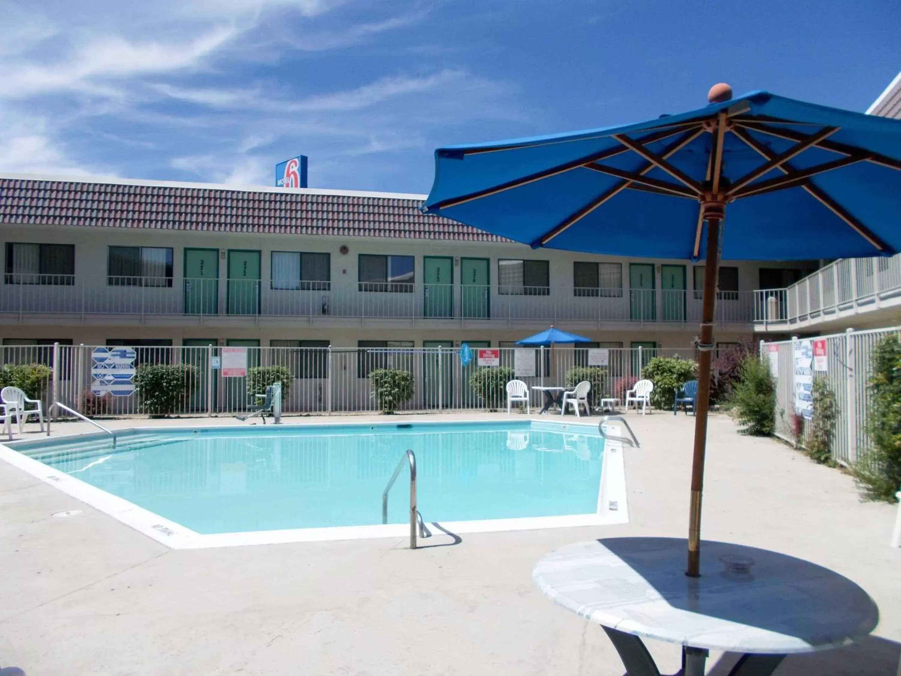 Day, Swimming Pool in Motel 6-Reno, NV - Livestock Events Center