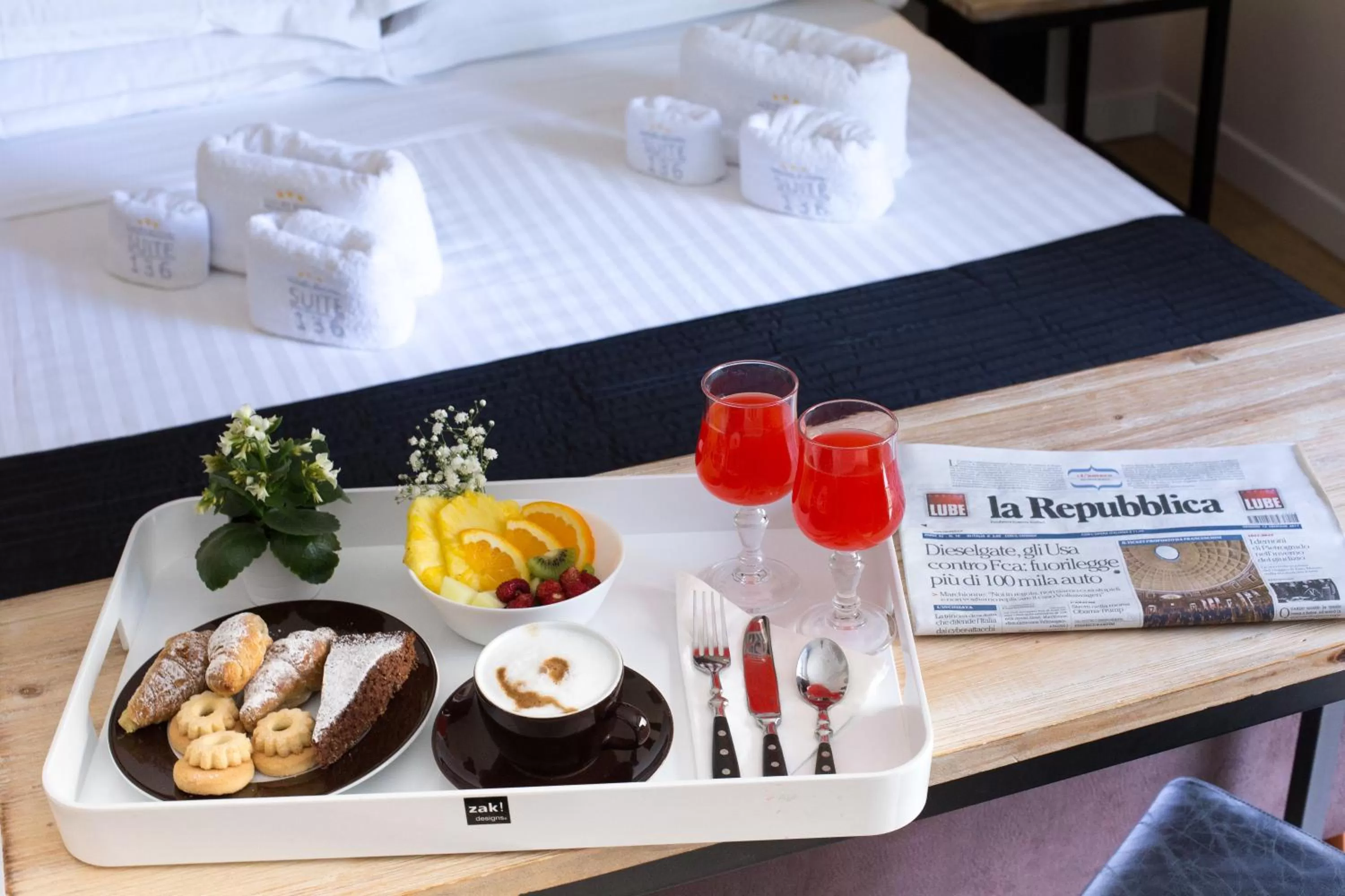 Food close-up, Bed in Suite 136