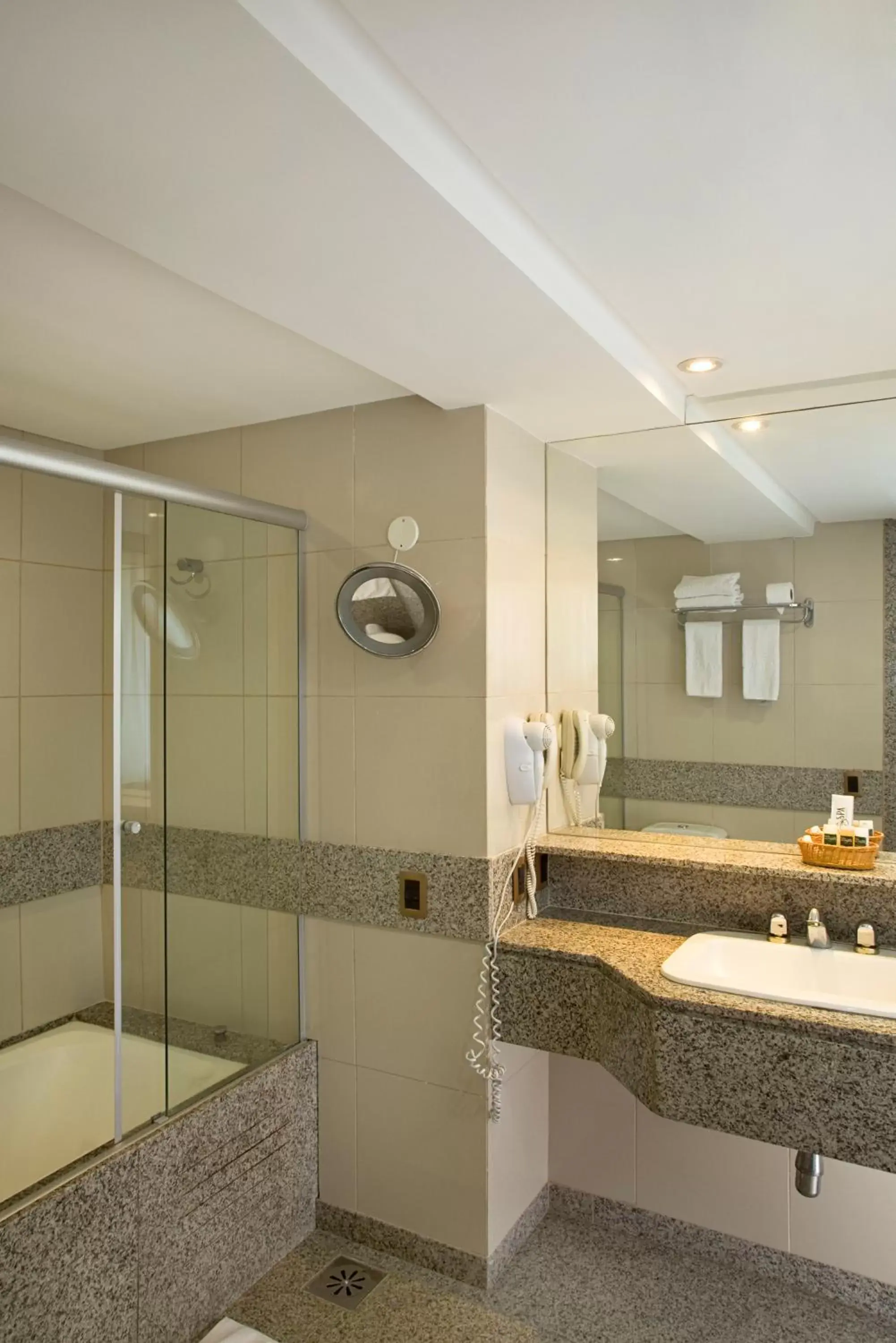 Bathroom in Royal Rio Palace Hotel
