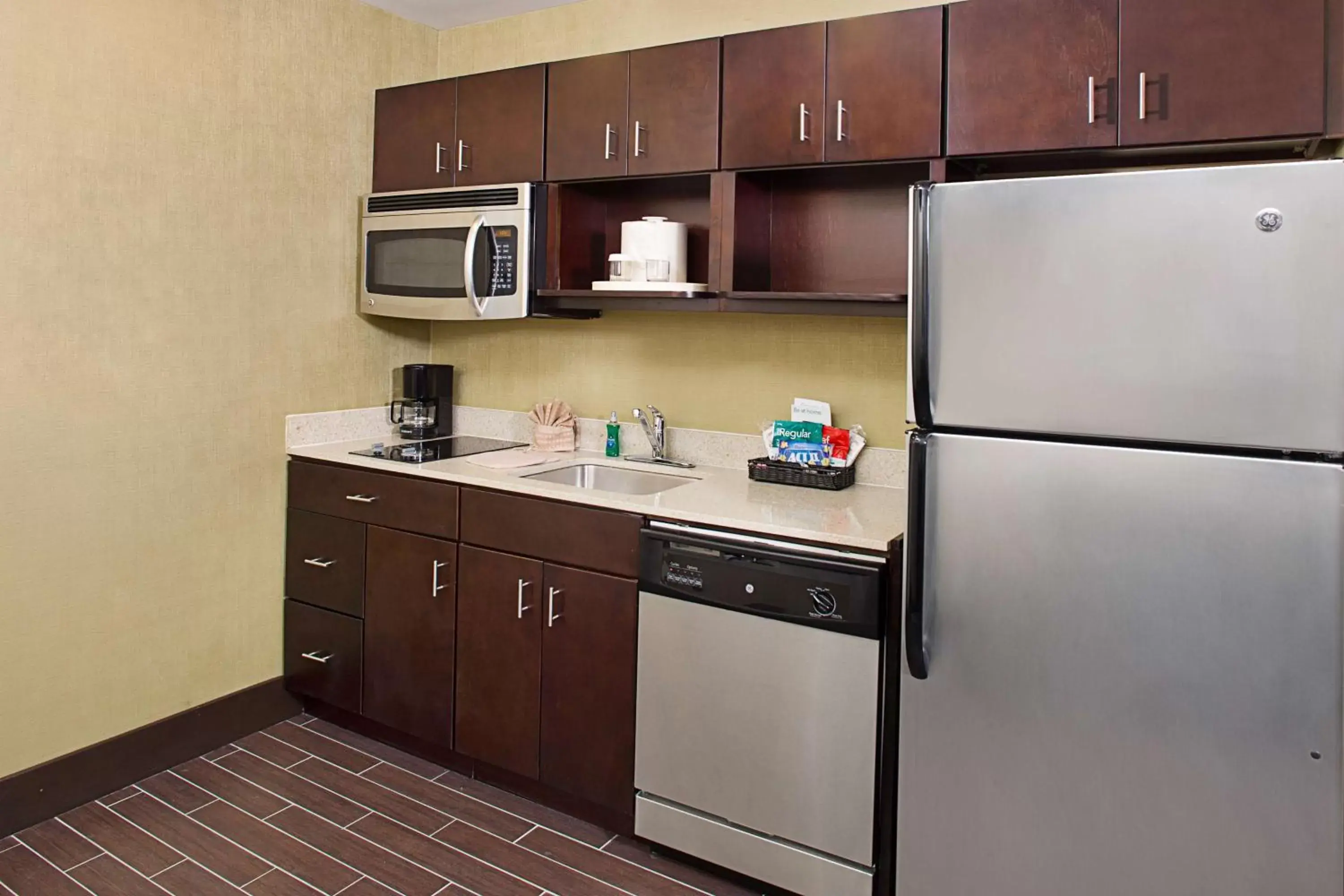 Kitchen or kitchenette, Kitchen/Kitchenette in Homewood Suites Dallas Downtown