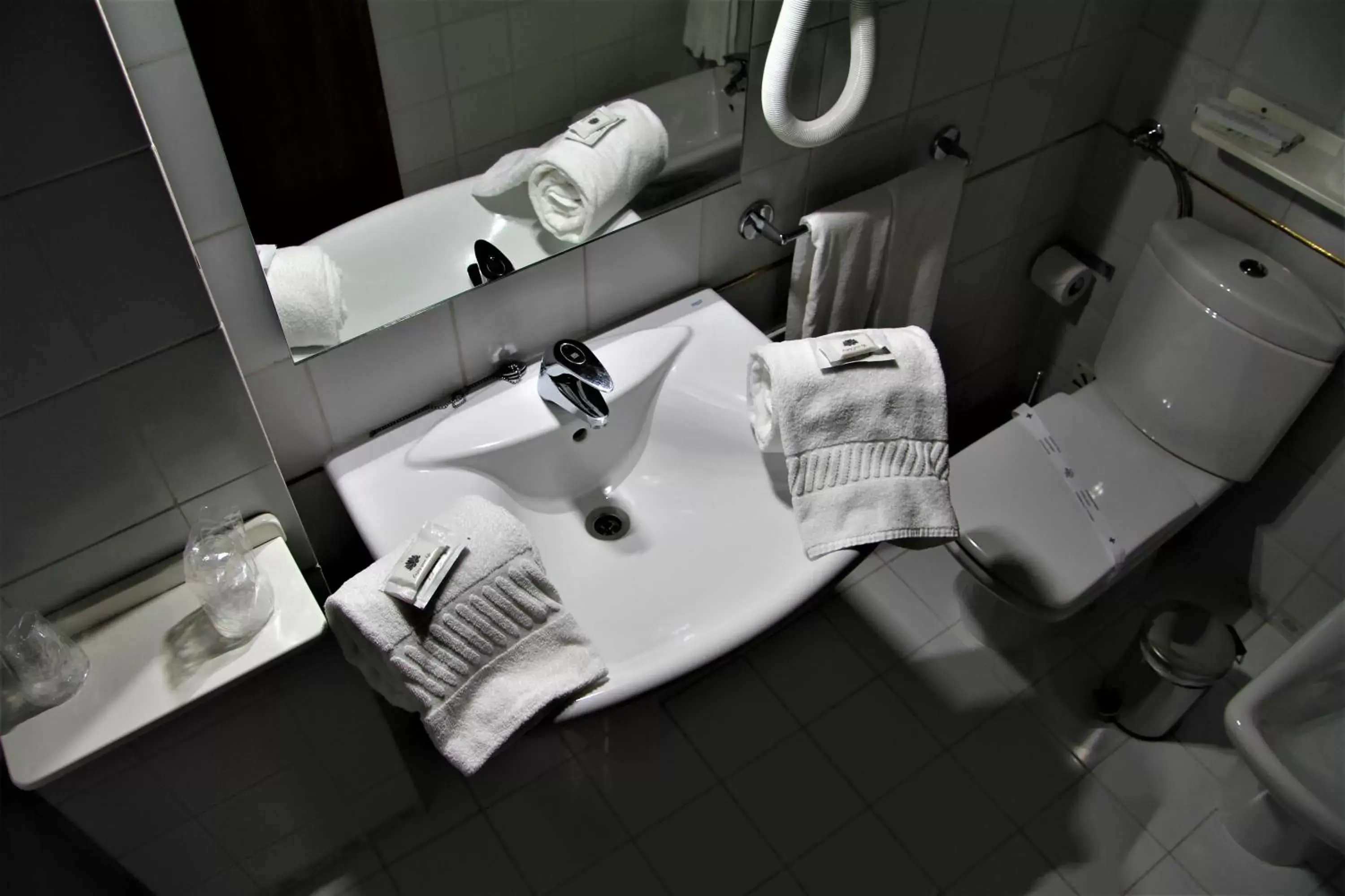 Shower, Bathroom in Hotel de Arganil