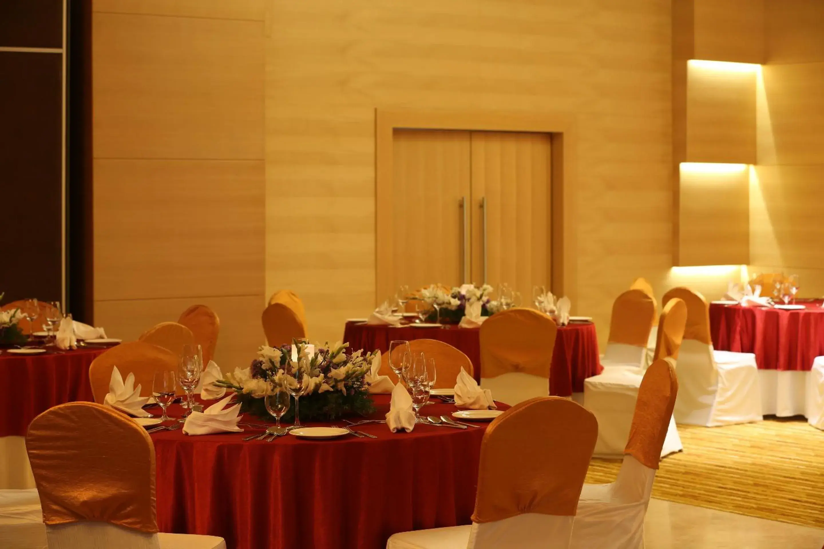 Restaurant/places to eat, Banquet Facilities in Country Inn Mysore