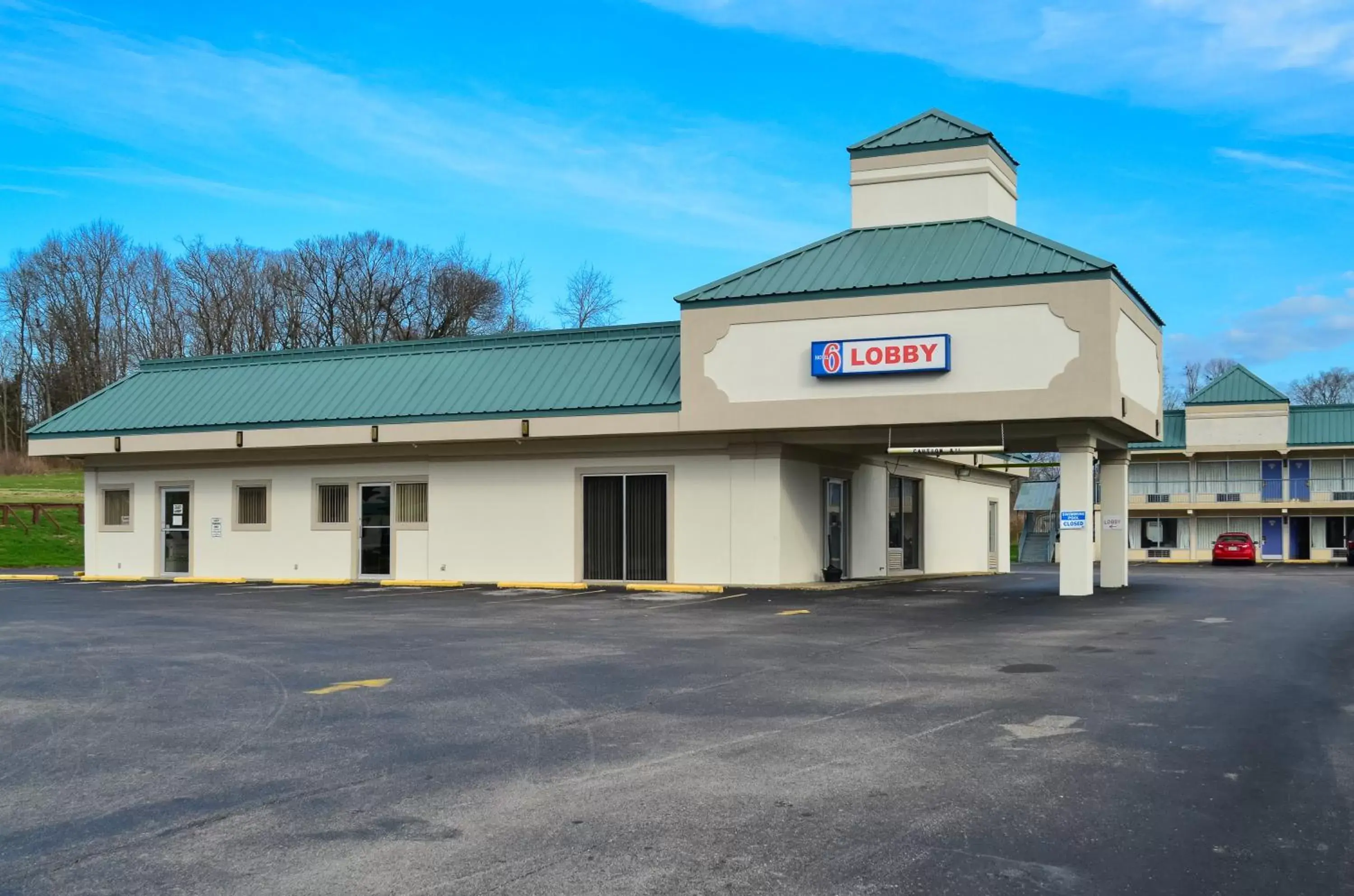 Facade/entrance, Property Building in Motel 6-Pulaski, TN