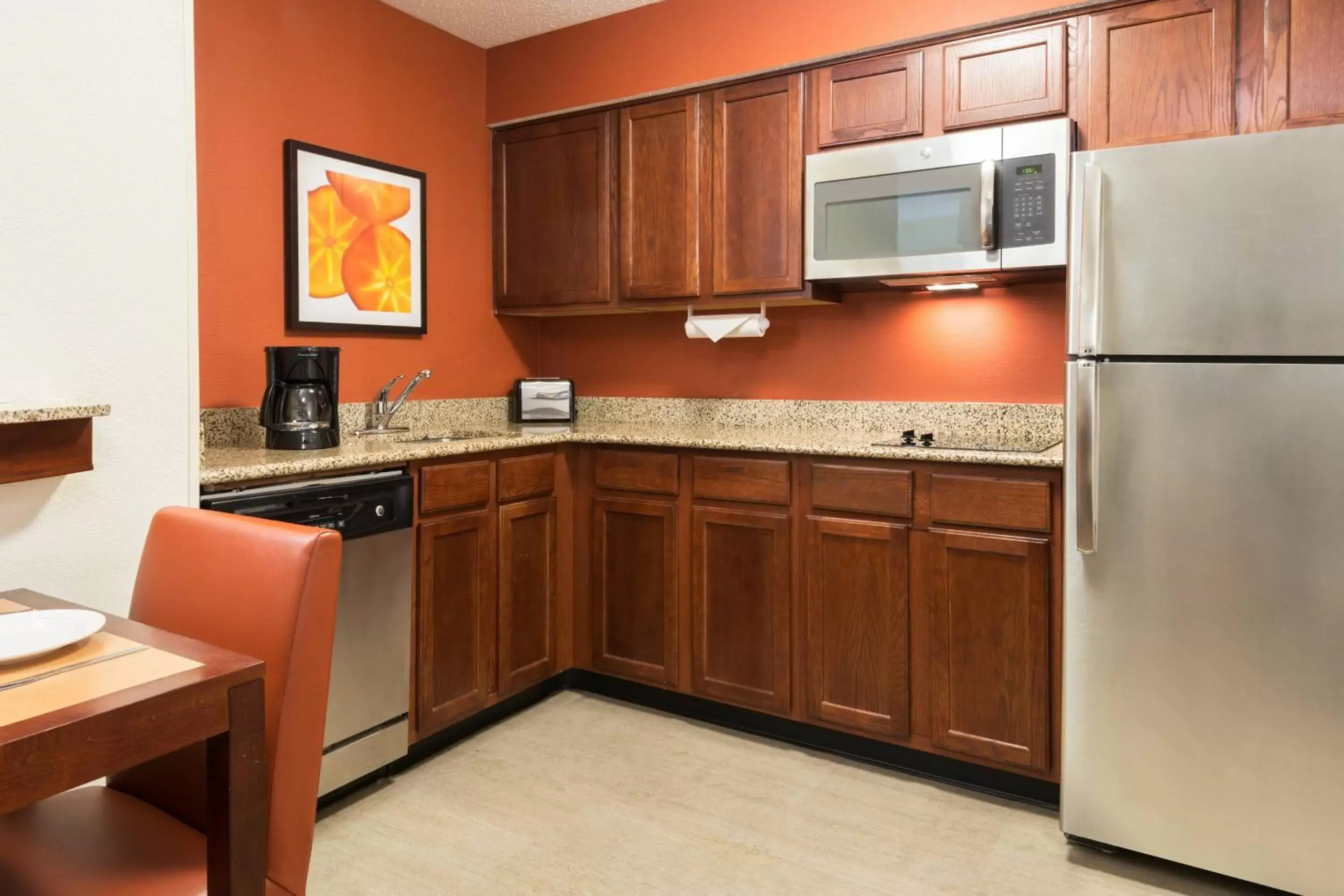 Bedroom, Kitchen/Kitchenette in Residence Inn Charlotte SouthPark