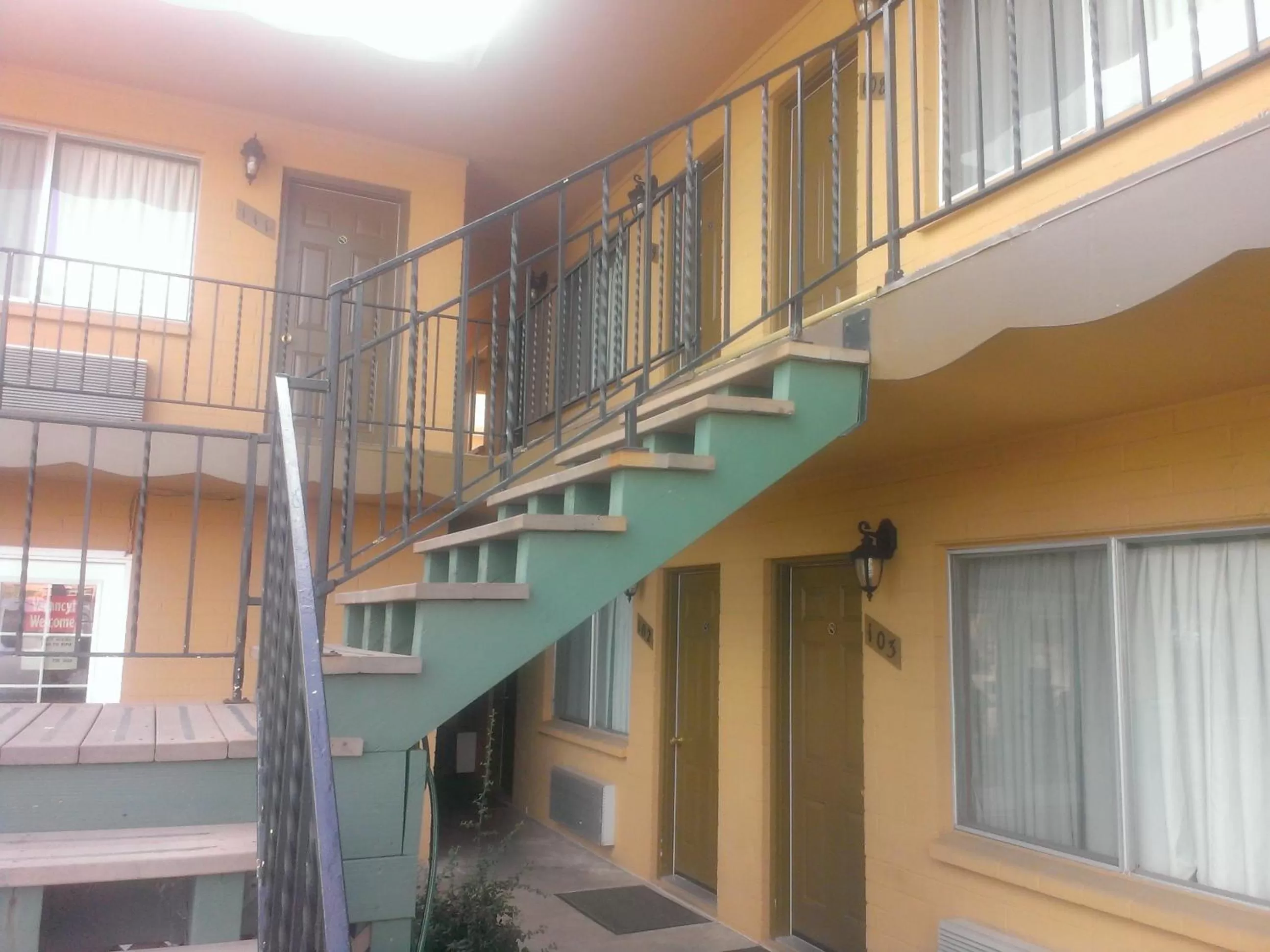 Property building in Heritage House Motel