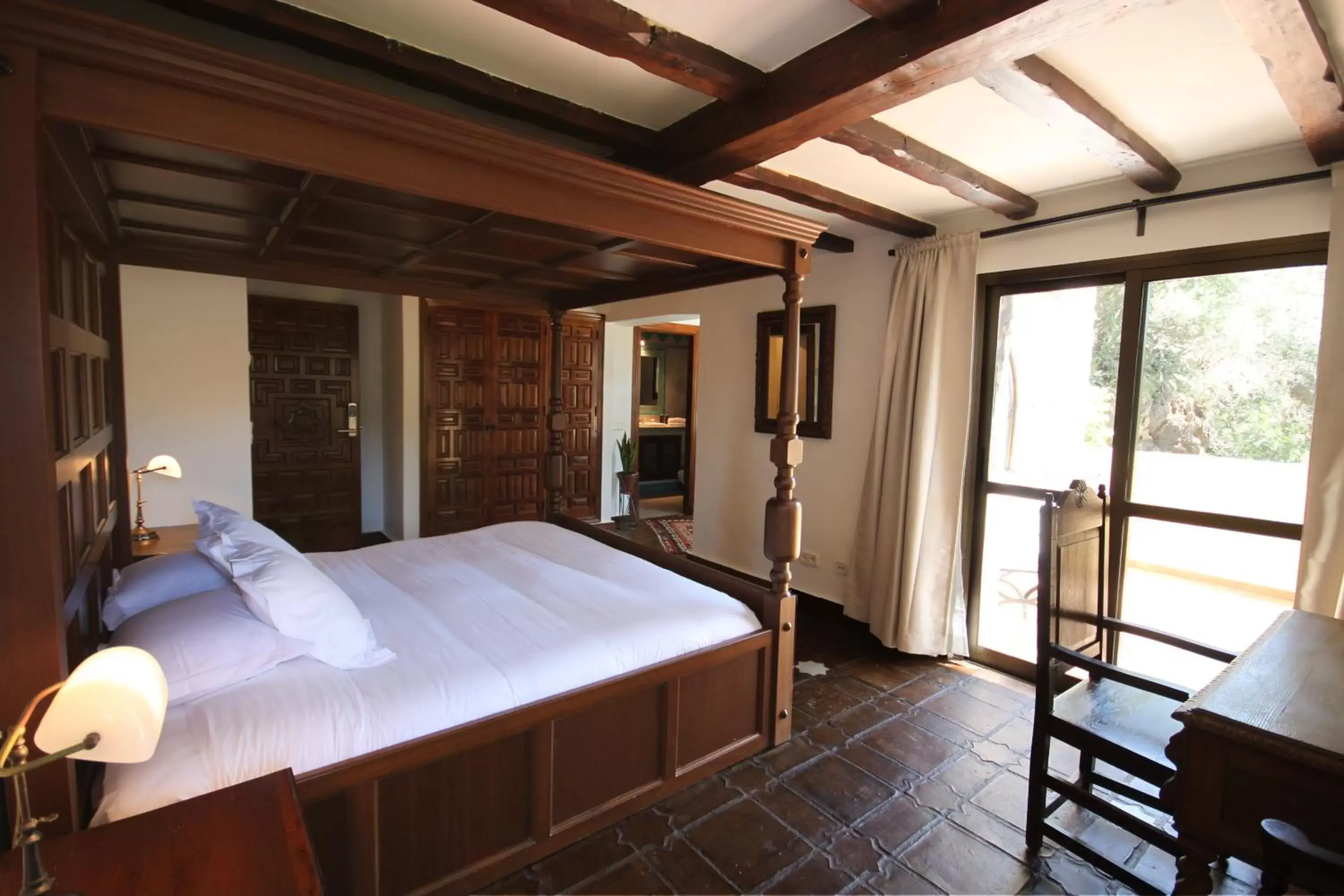 Photo of the whole room, Bed in Hotel Castillo de Monda