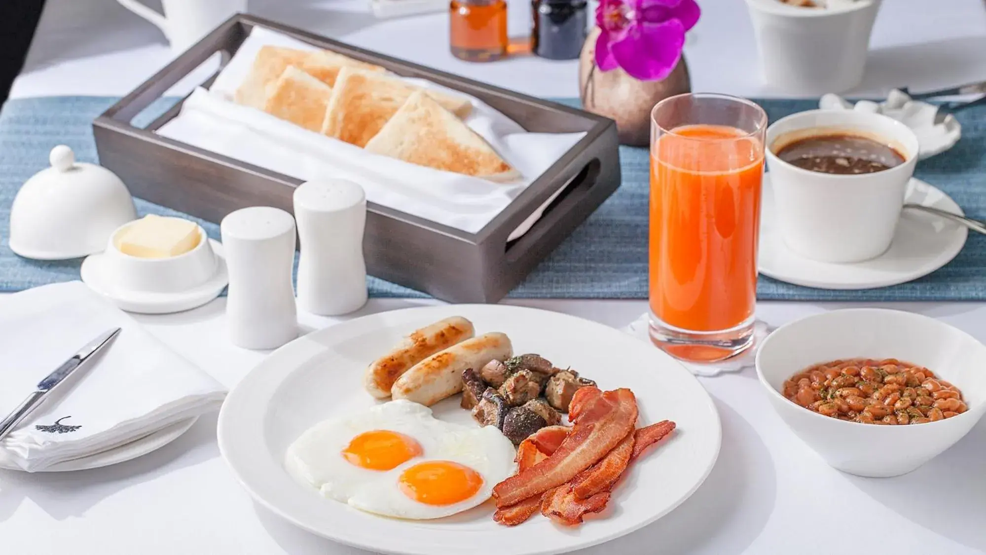 Food and drinks, Breakfast in Hotel Okura Manila