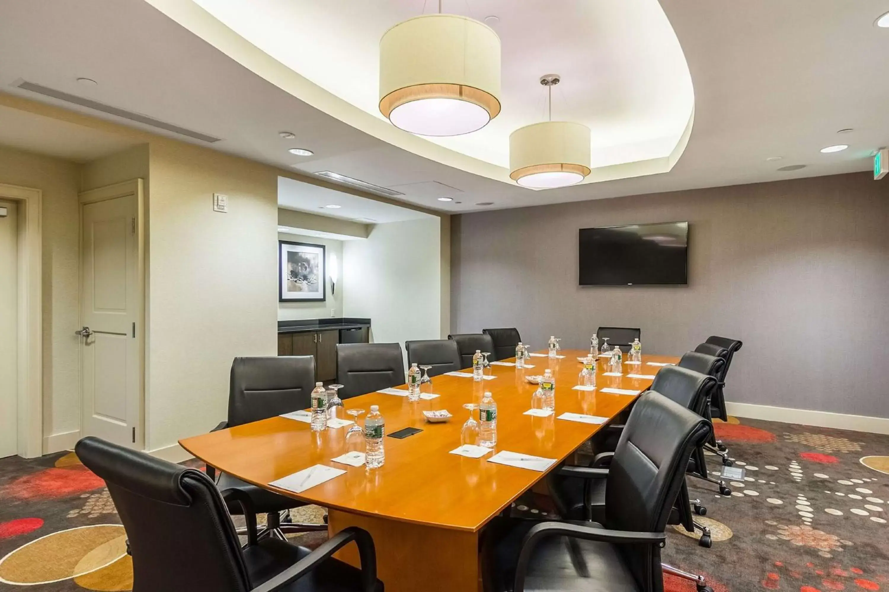 Meeting/conference room in Embassy Suites by Hilton Newark Airport