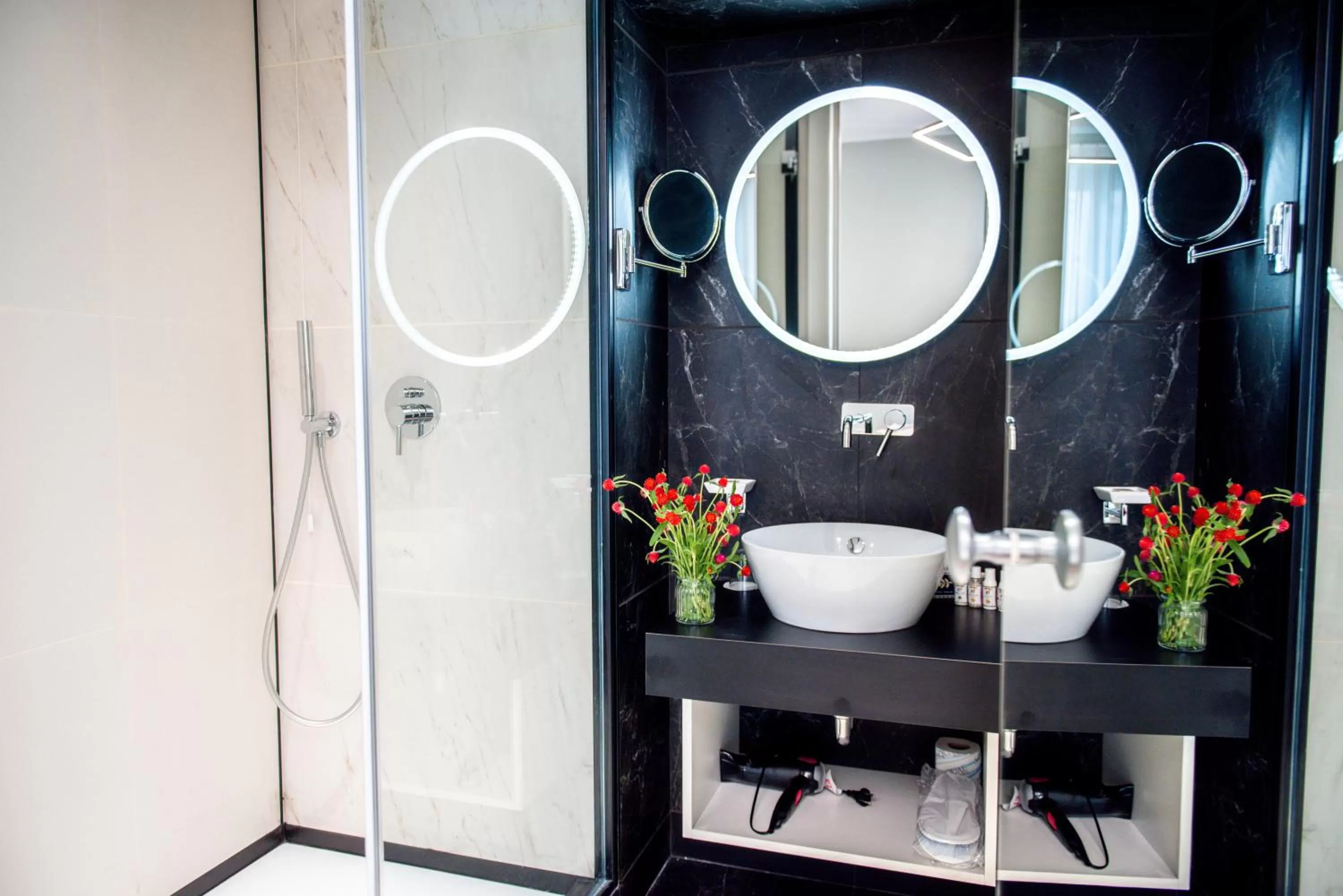 Bathroom in Boutique Centrale Palace Hotel