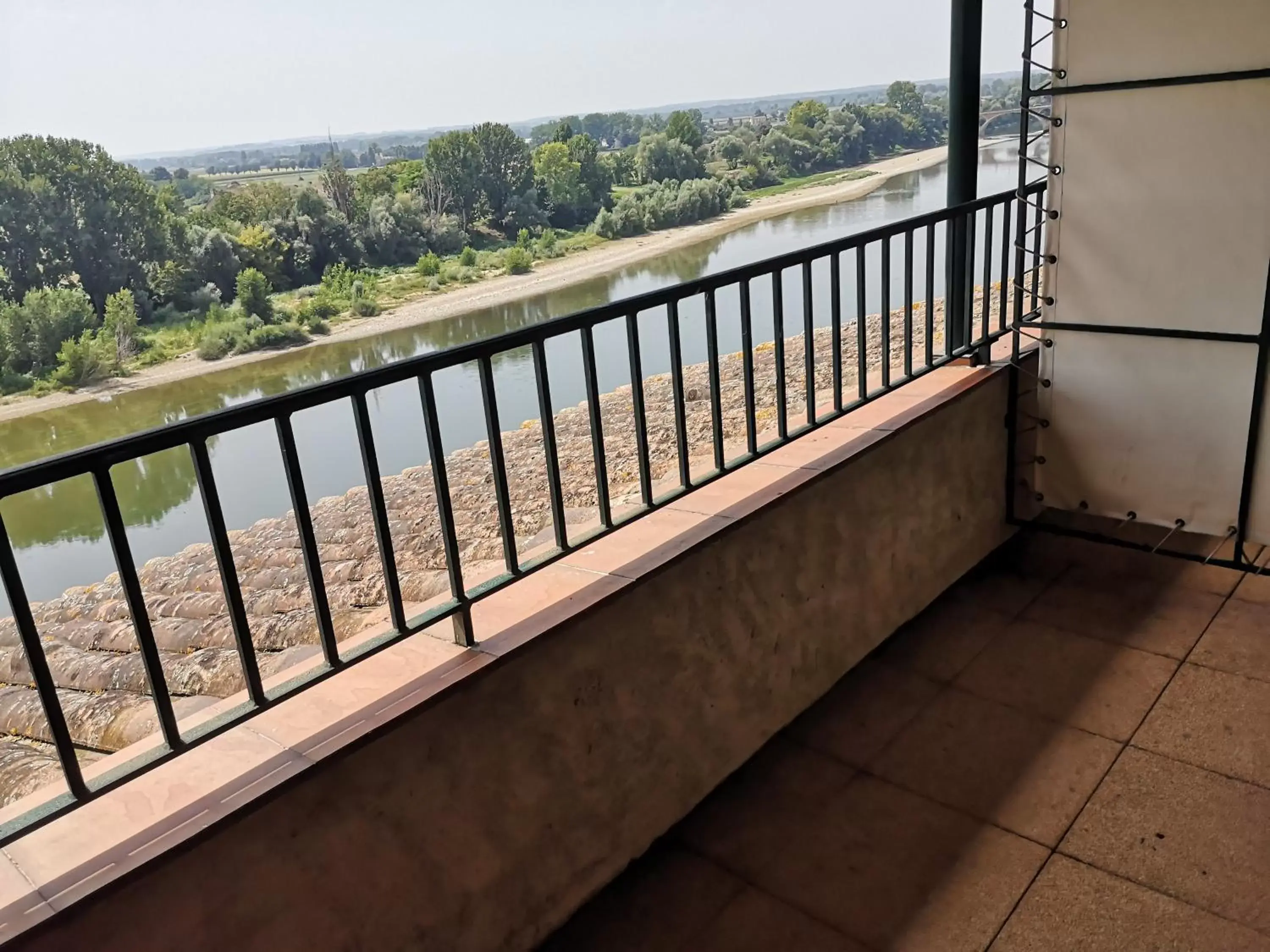 Natural landscape, Balcony/Terrace in HOTEL restaurant CÔTE GARONNE le BALCON DES DAMES - Tonneins Marmande Agen - chambres climatisées