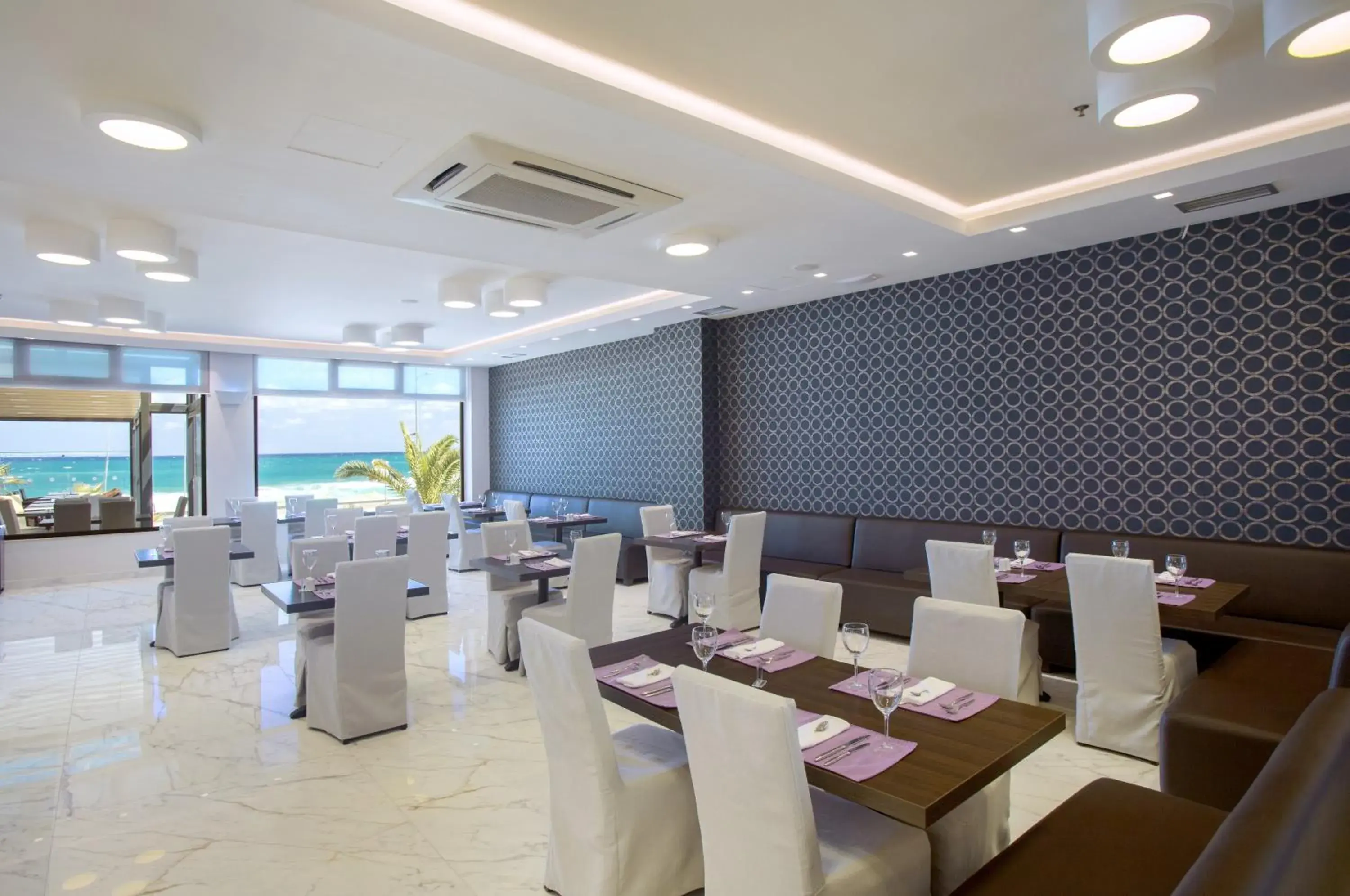 Breakfast, Restaurant/Places to Eat in Atlantis Beach Hotel