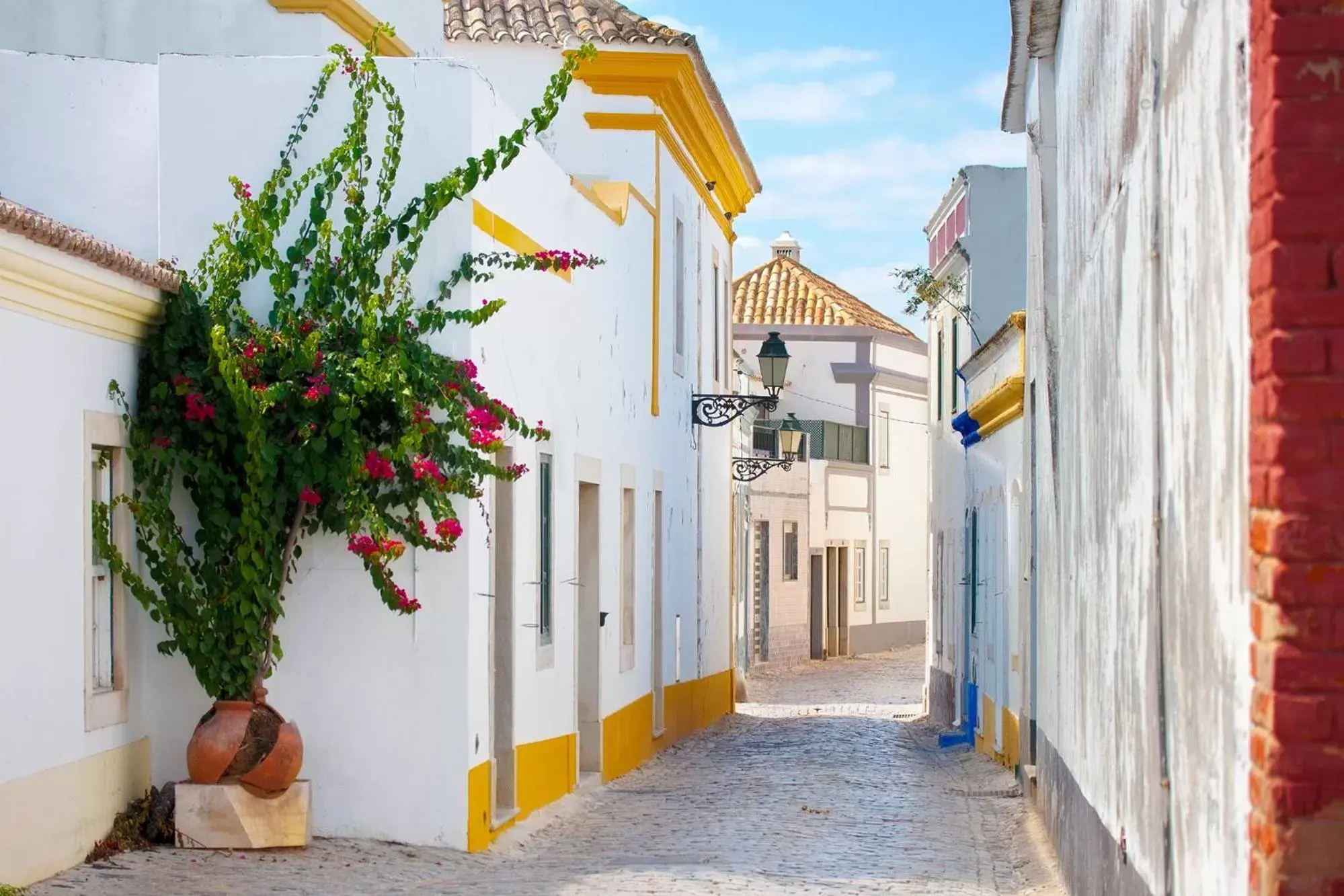 Street view in Hotel Made inn Faro