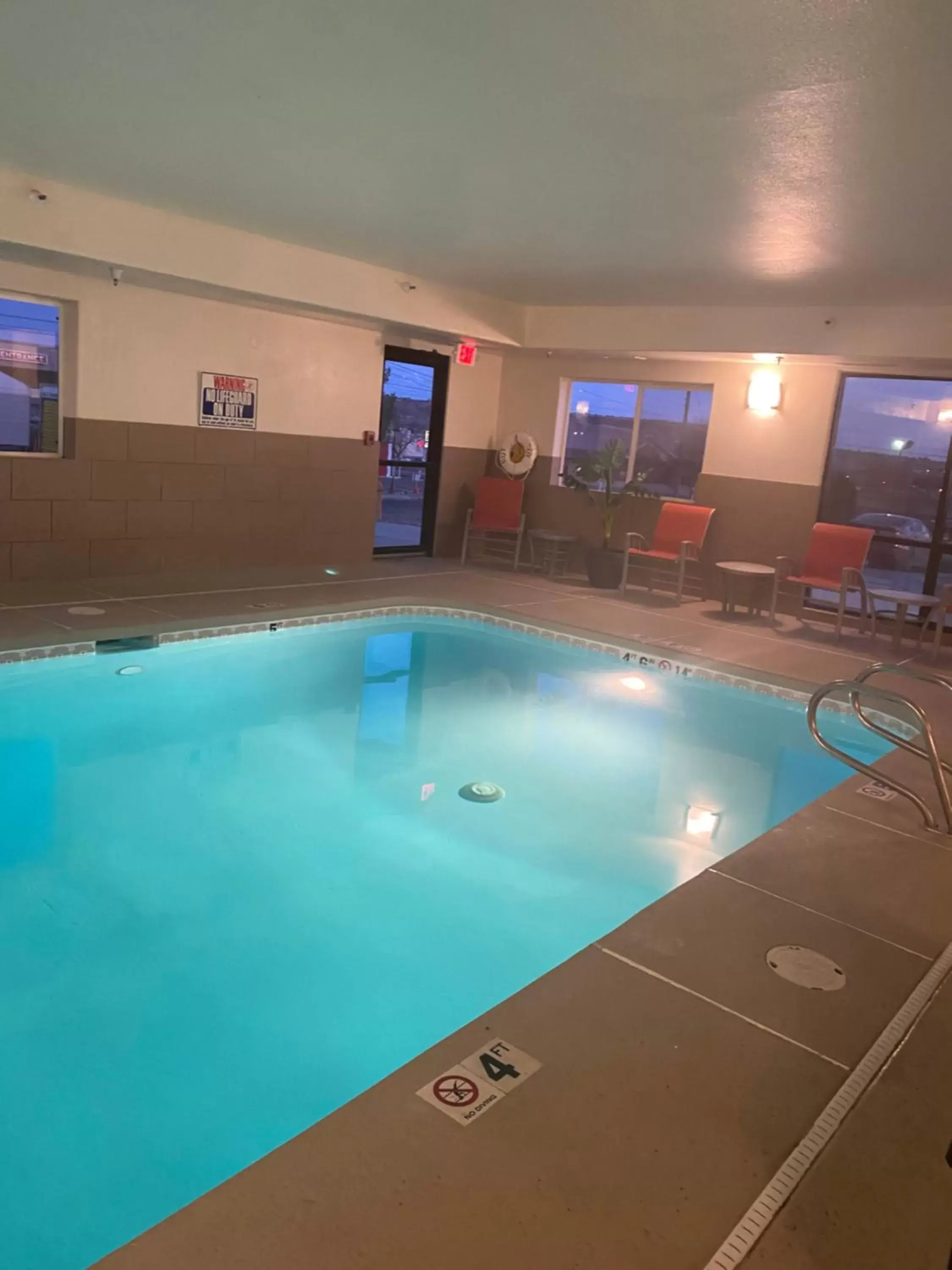 Swimming Pool in Best Western Plus the Four Corners Inn