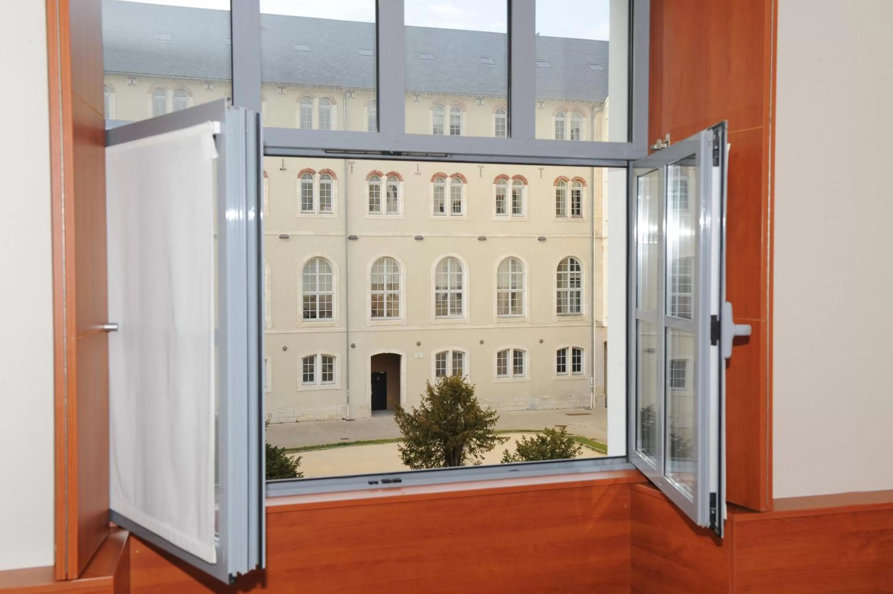 View (from property/room) in Best Western Plus Hôtel Colbert