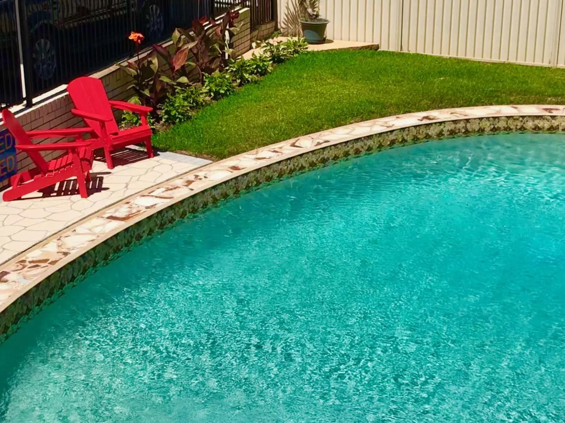 Bird's eye view, Swimming Pool in Cleveland Bay Air Motel