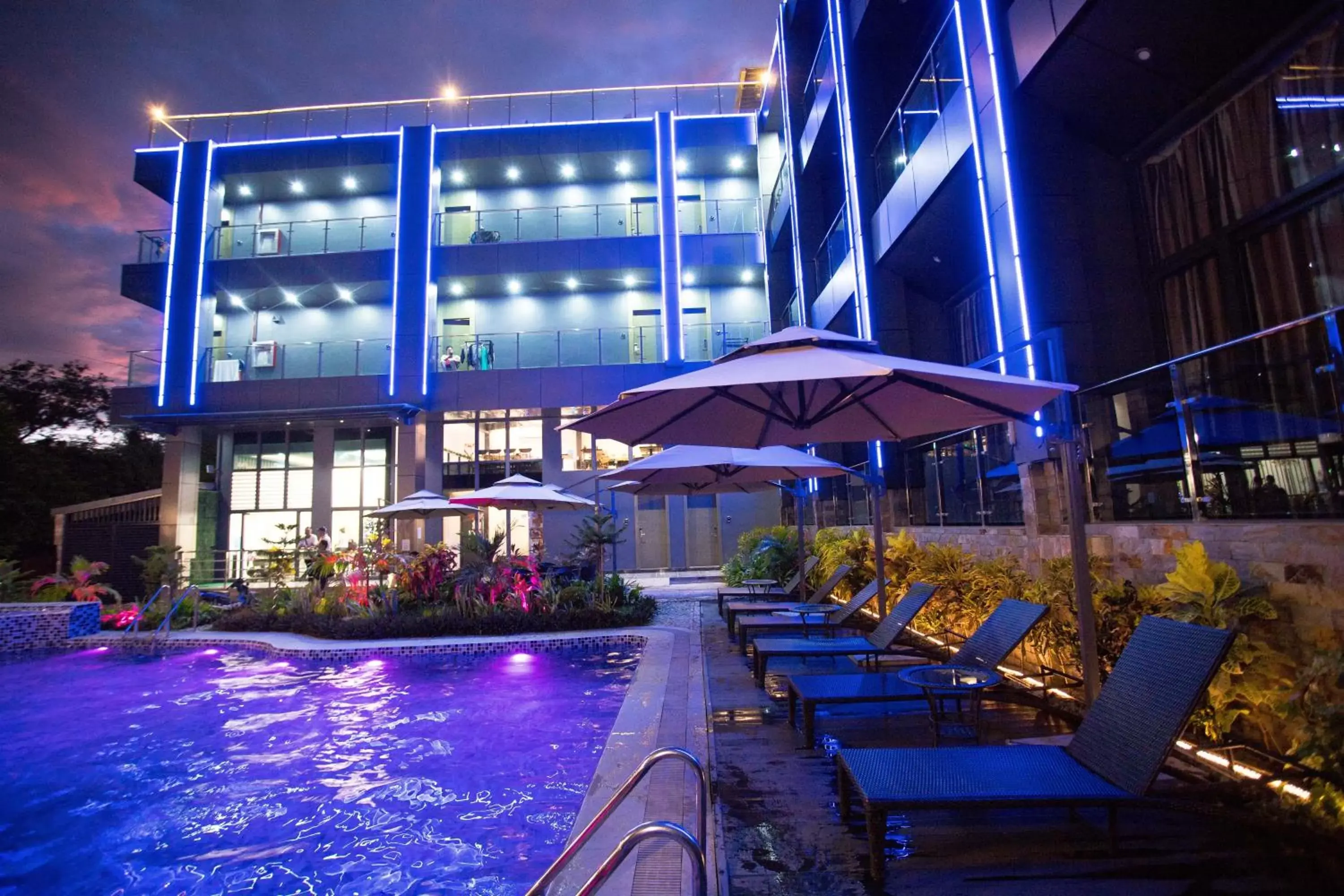 Swimming Pool in Vienna Hotel