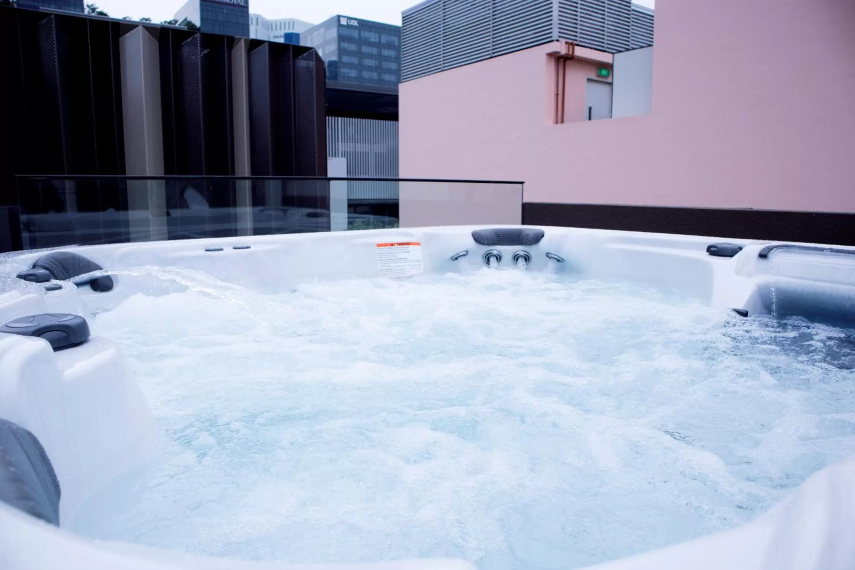 Hot Tub in Hotel NuVe Elements