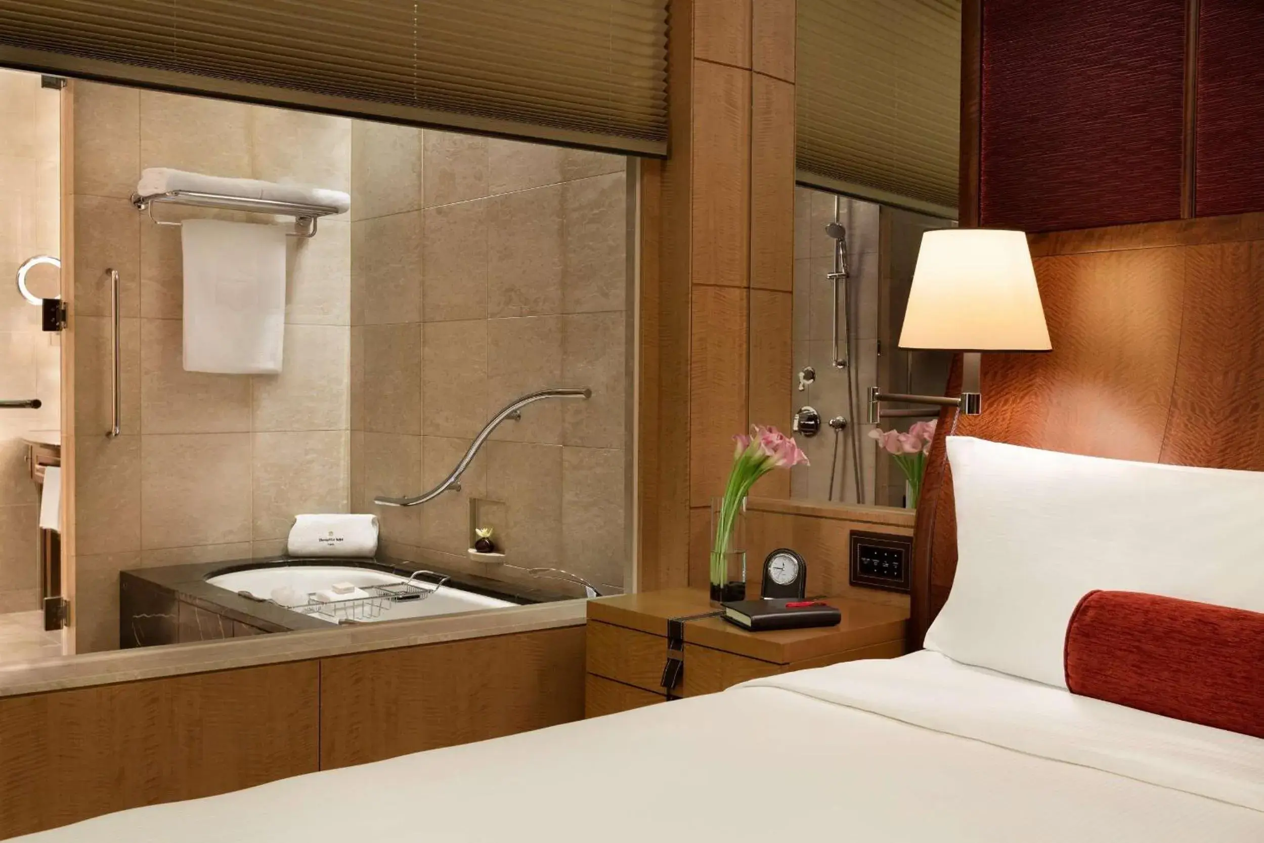 Bathroom, Bed in Shangri-La Tokyo Bathroom, Bed in Shangri-La Tokyo