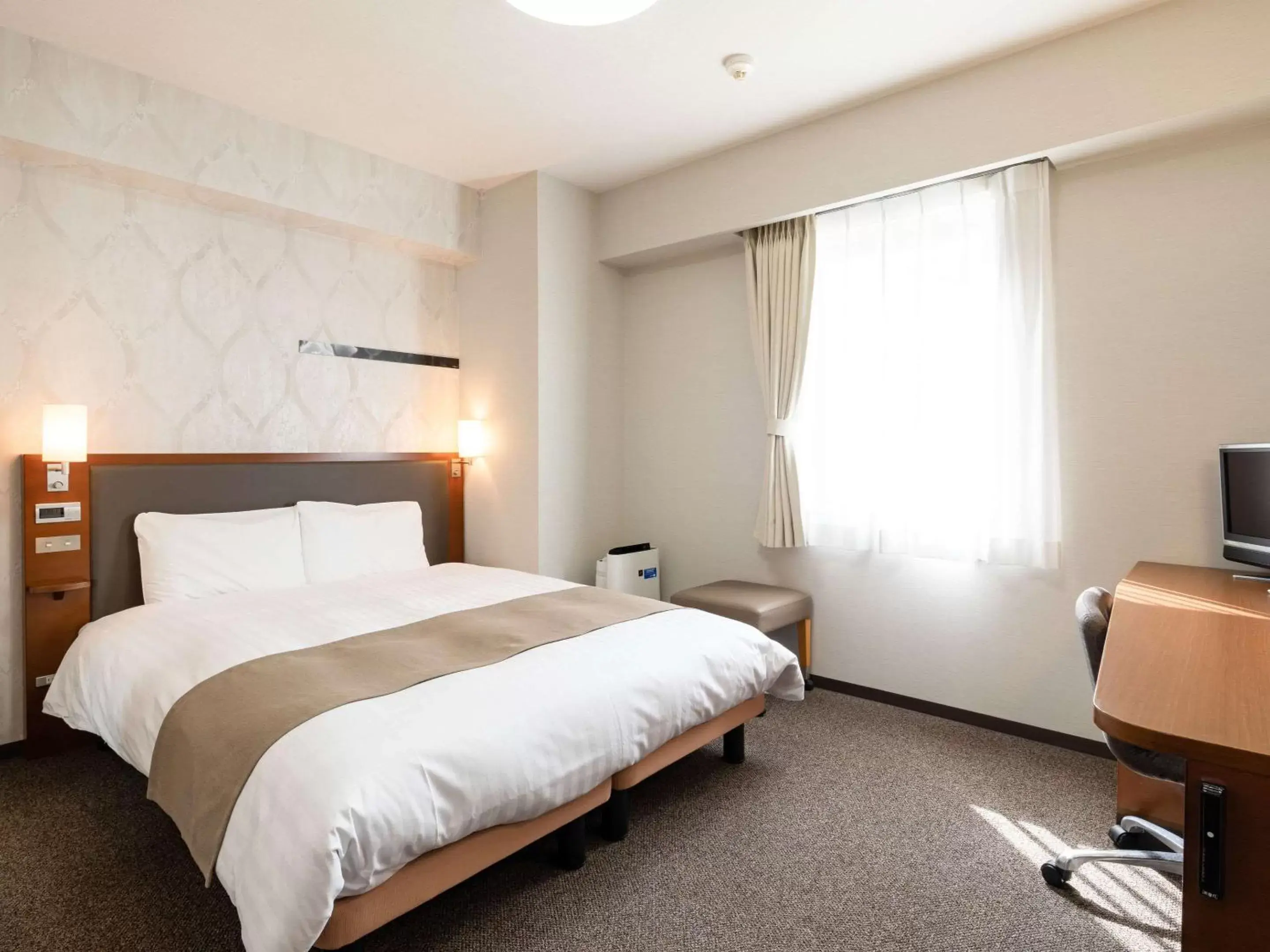 Photo of the whole room, Bed in Comfort Hotel Toyama