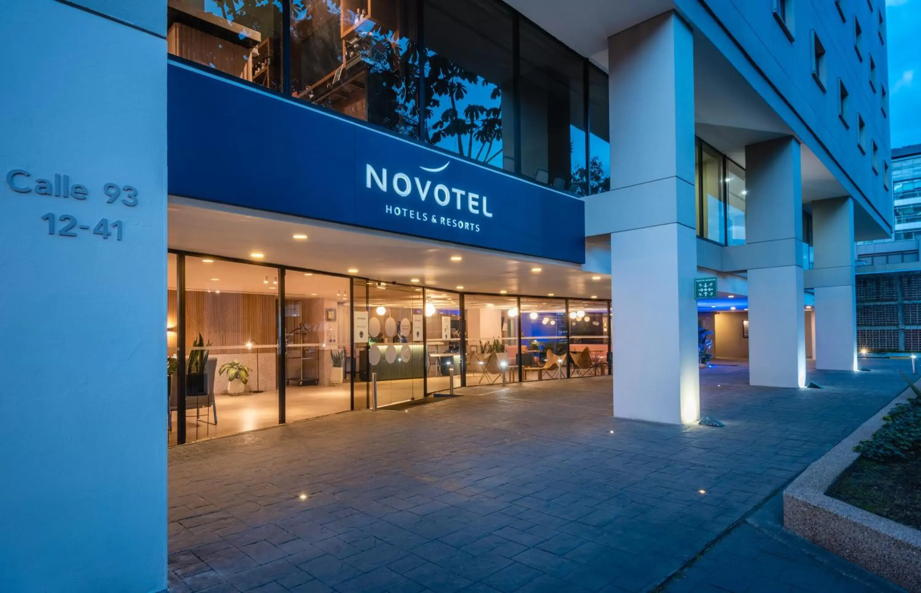 Facade/entrance in Novotel Bogota Parque 93